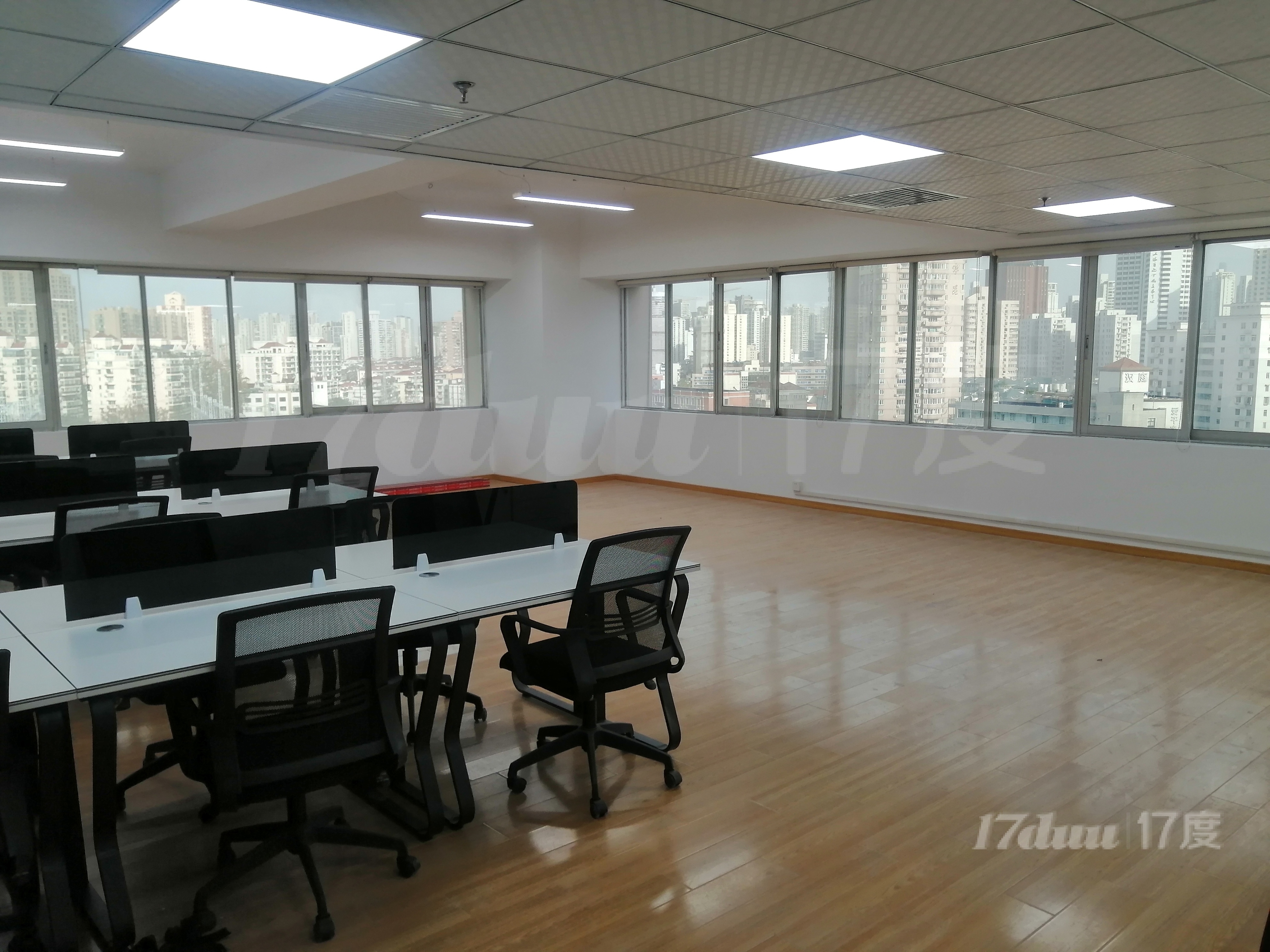 地铁11号线枫桥路站 纯办公室出租精装修带家具