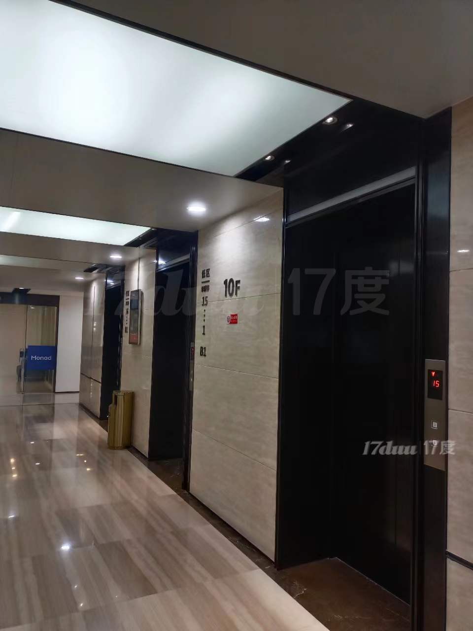 上海市徐汇区虹梅路街道宜山路700号，地理位置俱佳