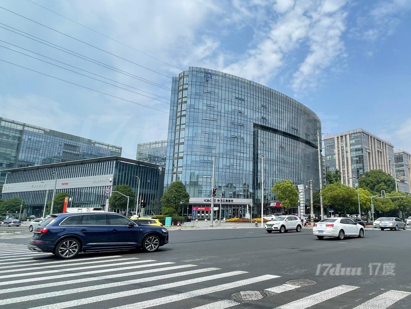祁连山南路310平精装带家具3.2近铁200M随时看