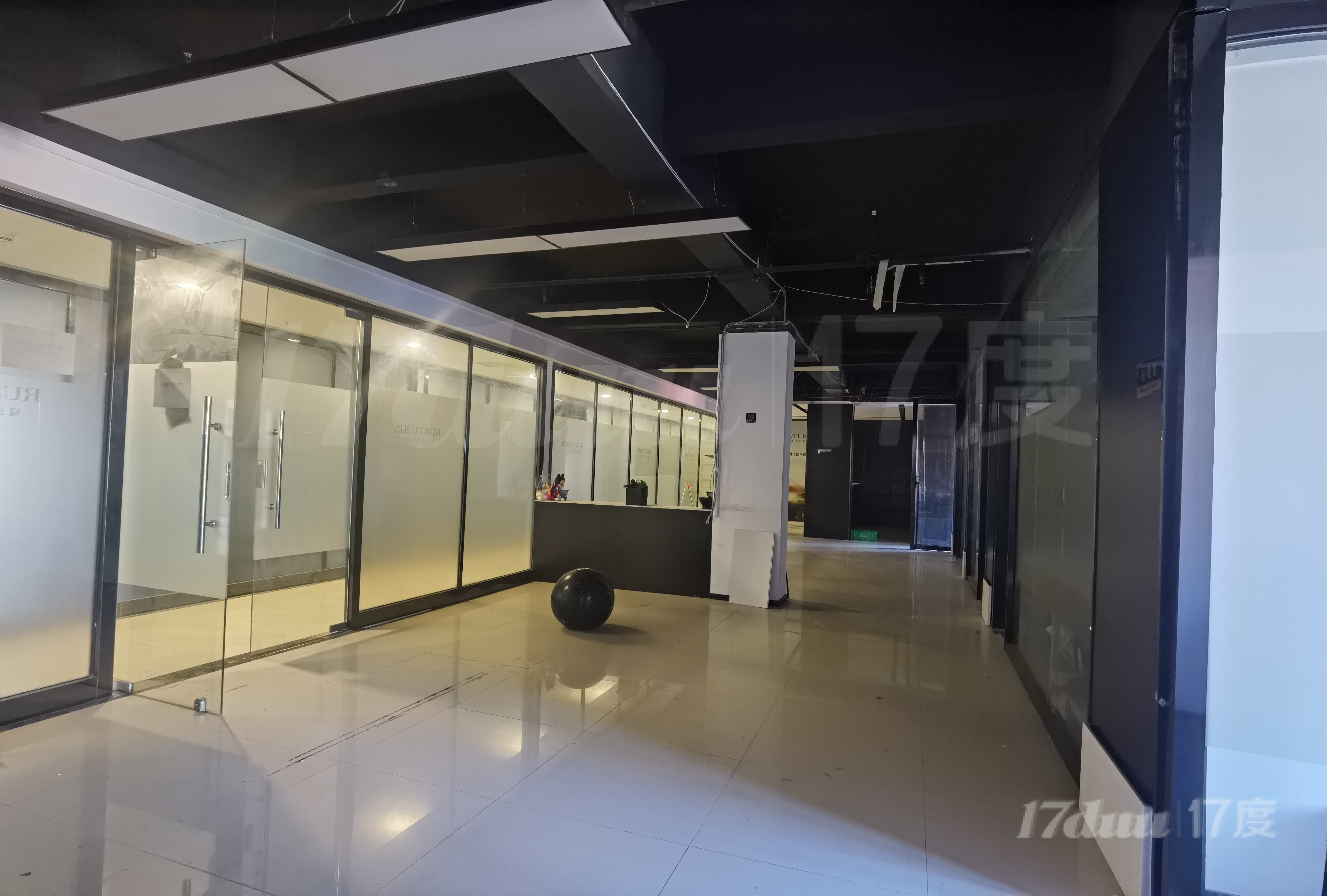 厚街会展中心旁 精装5+1办公室招租