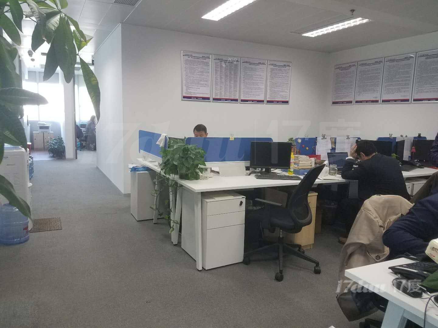 15号线地铁口300平精装修专注长风办公室随叫随到