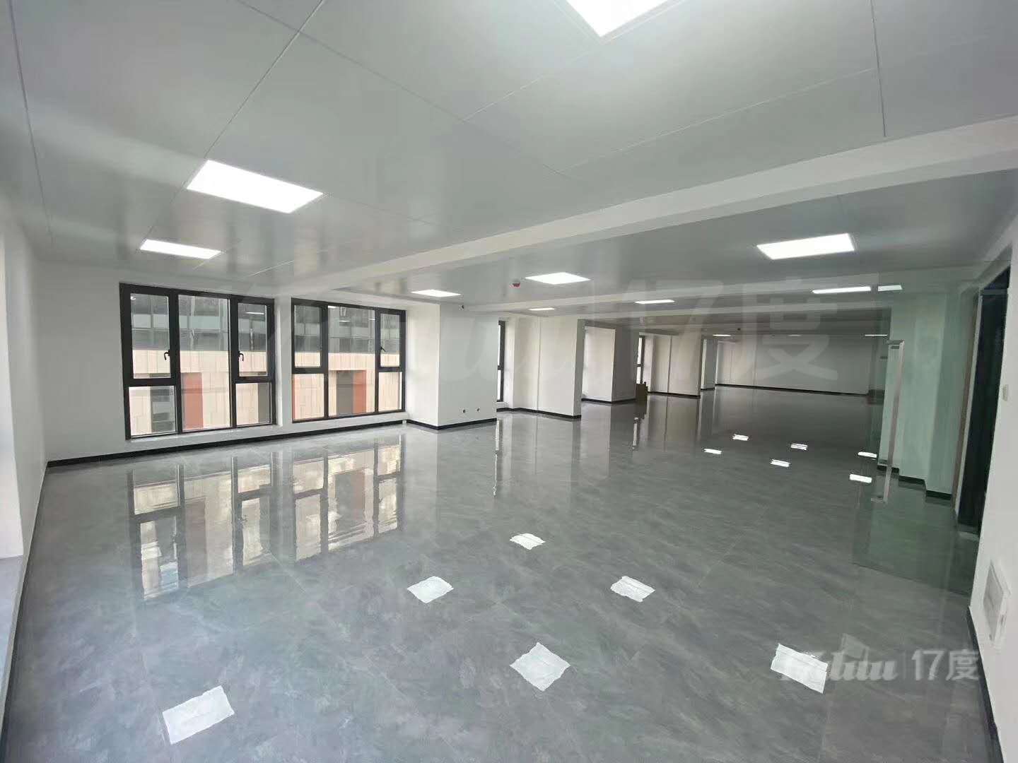 龙禧中心 精装办公室直租 60到500方可选 随时看房