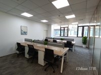 马戏城地铁口，和EDG做邻居，全新轻奢风格，拎包入驻，优惠大