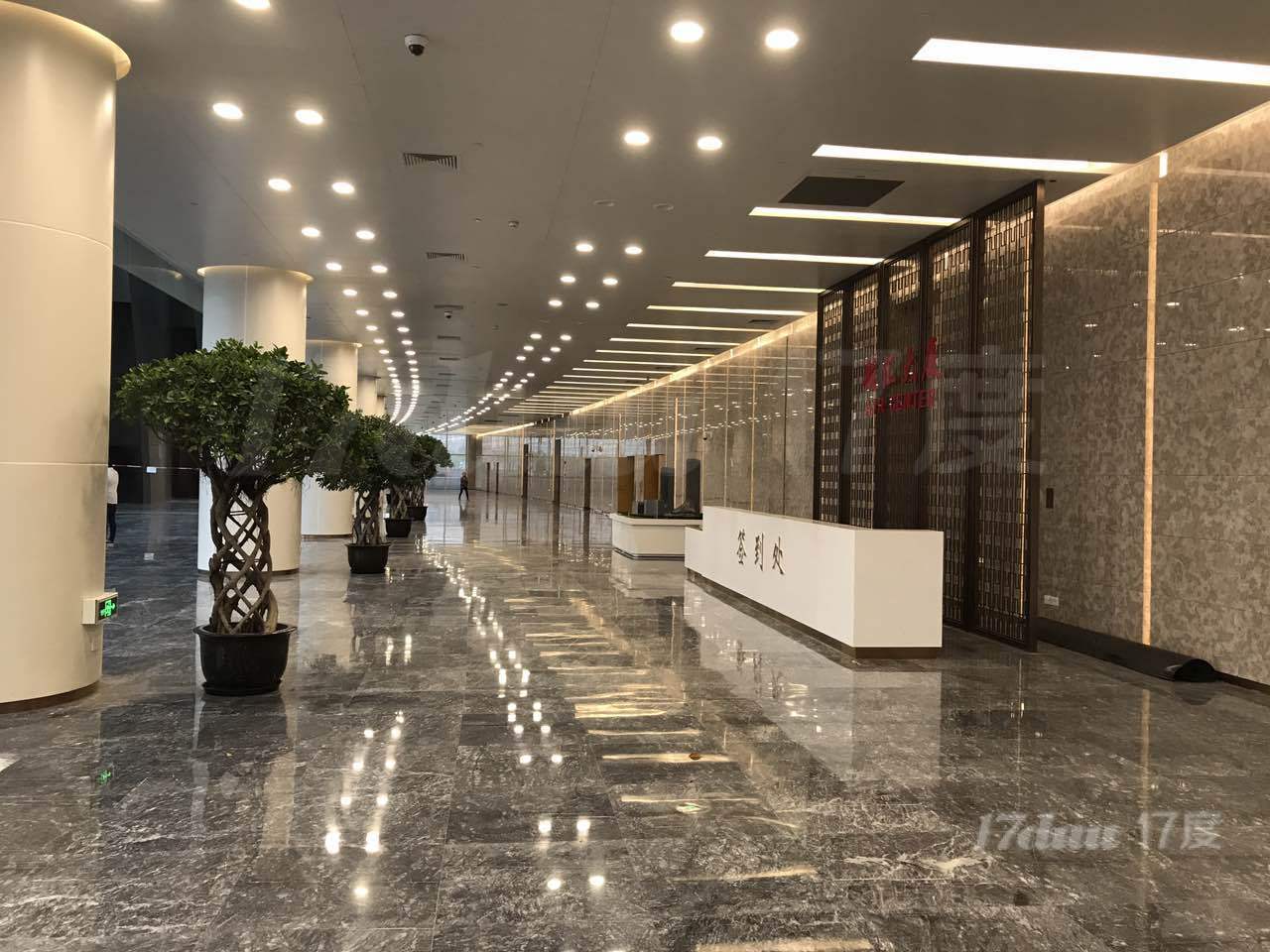 徐汇滨江，江景 预租房一套 200平，单价6元 随时可看