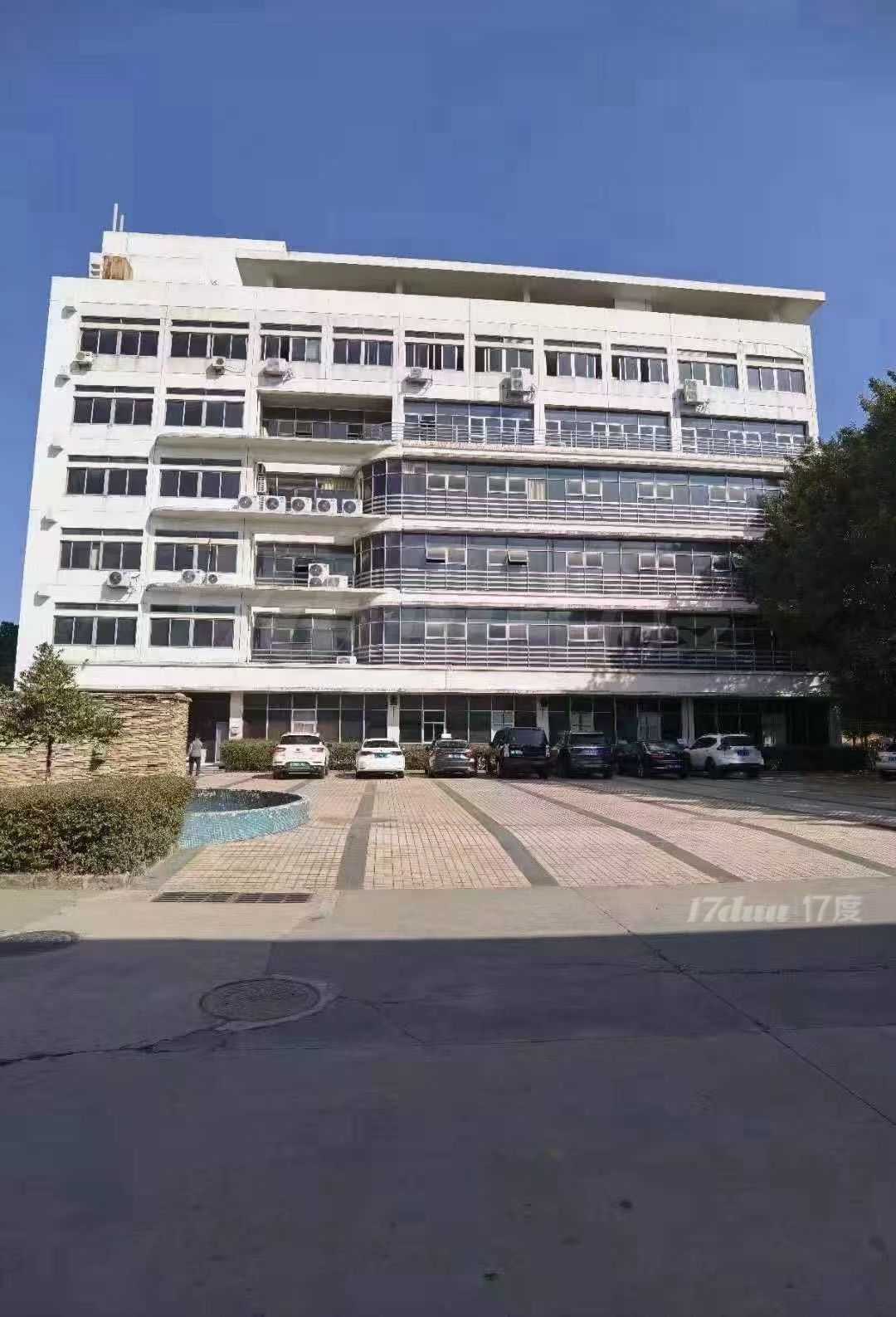 石岩大型工业厂房出租，带装修，可分租