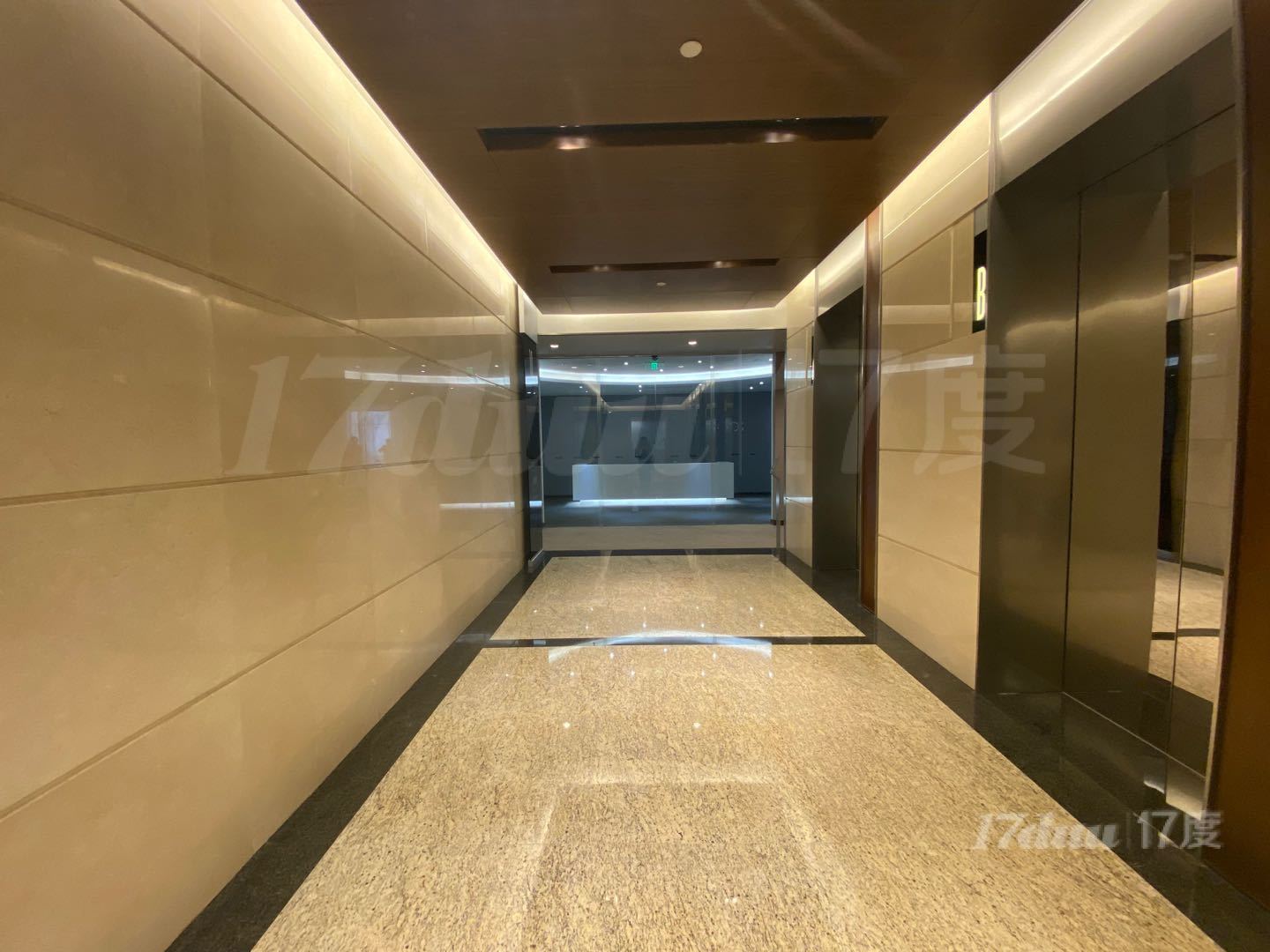 广州 海珠万胜围 环汇商业广场 618平 带装修 正对电梯