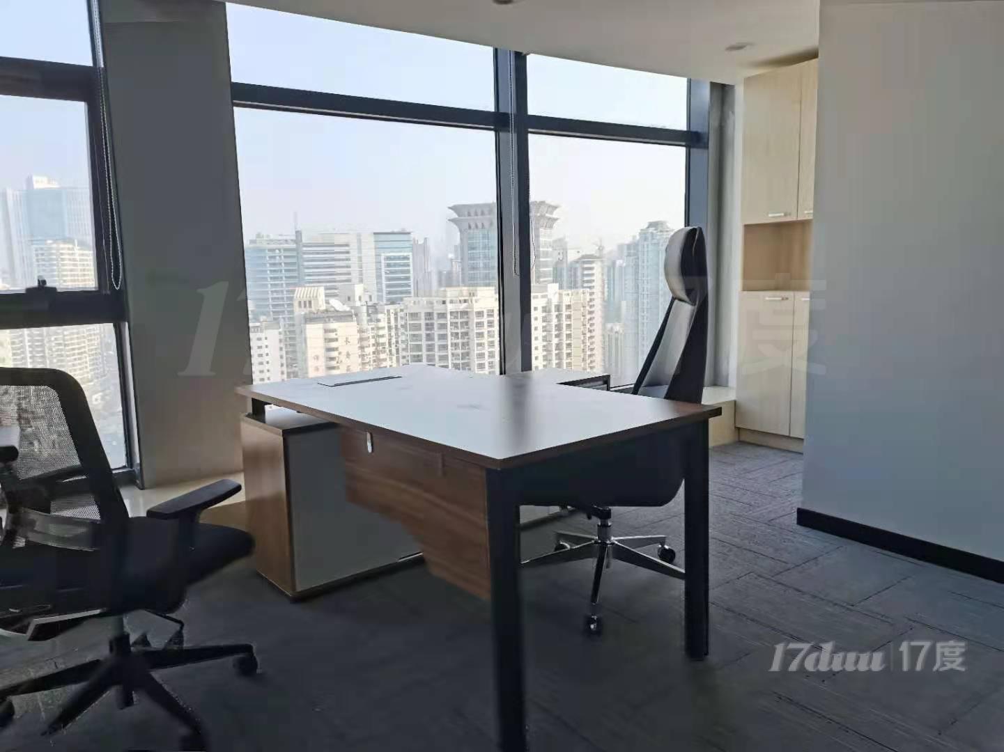 沙田大厦150平办公室精装修创意园风格正对电梯口