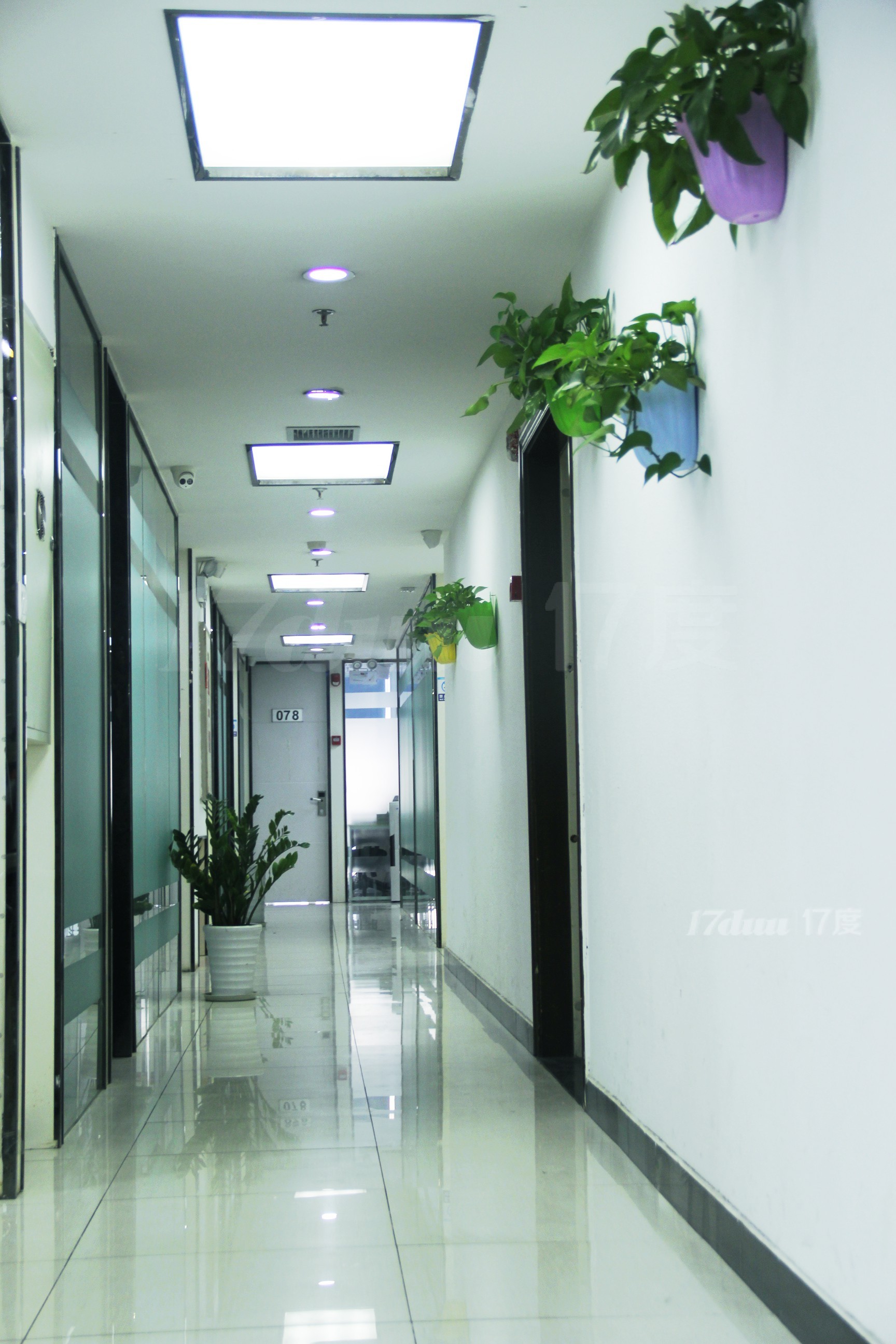 二环高架红牌楼地铁口短租小型办公室精装修带家具可开户拍照