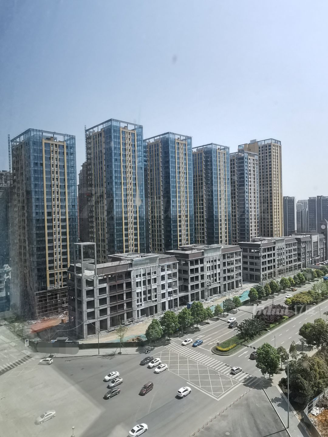 13000买怡心湖十字路口转角商铺