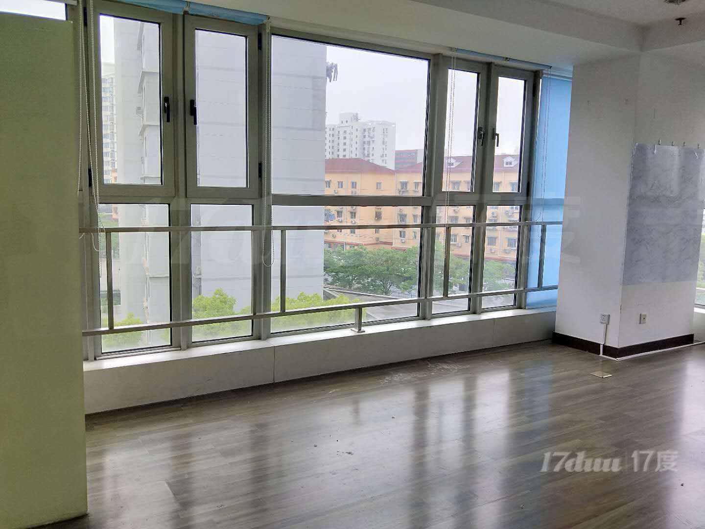 海尚杰座商住楼70年产权，双面采光，希缺户型，紧邻地铁