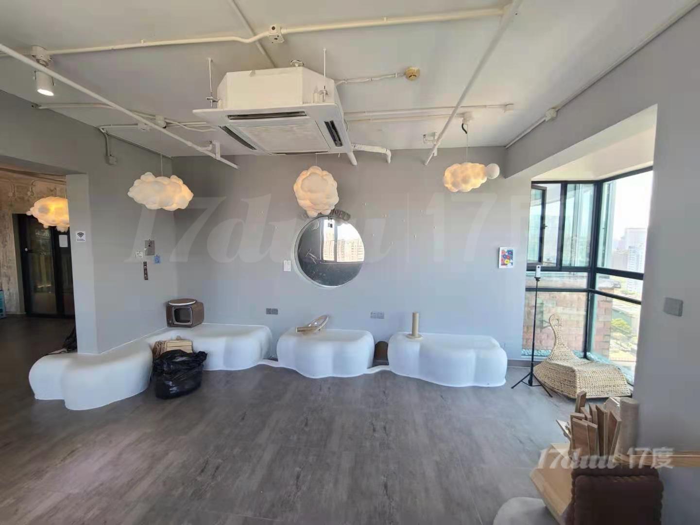 南京西路办公室，太古汇，云海苑140平出租，业态不限带上下水