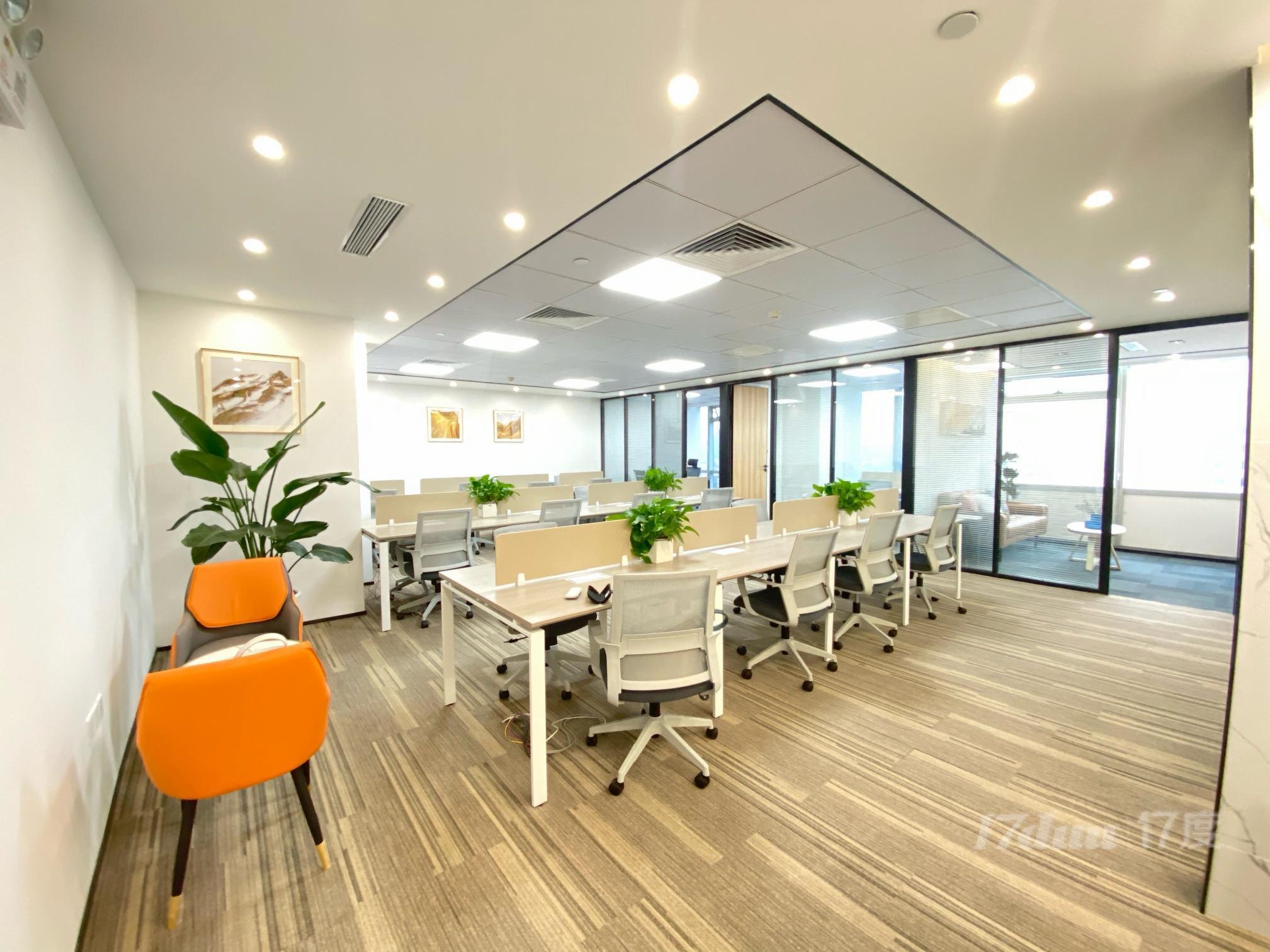 隆德路地铁站，悦达889商业广场精装修带家具，拎包入住