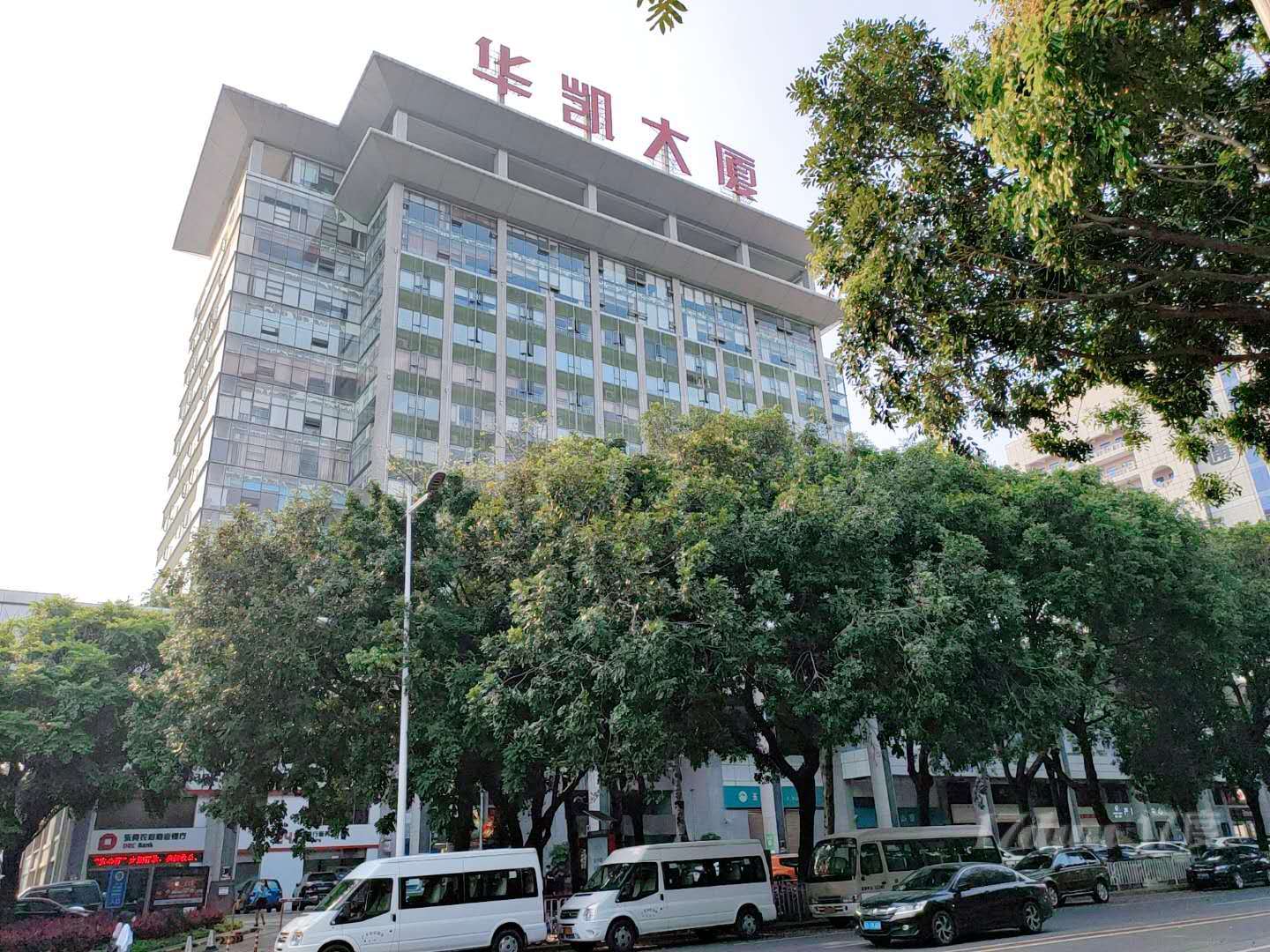 专为集群企业提供独立小户型办公室，标准地址挂靠
