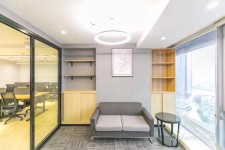 精装带家具拎包入驻！地铁10号线！高区朝南!海泰国际大厦 !