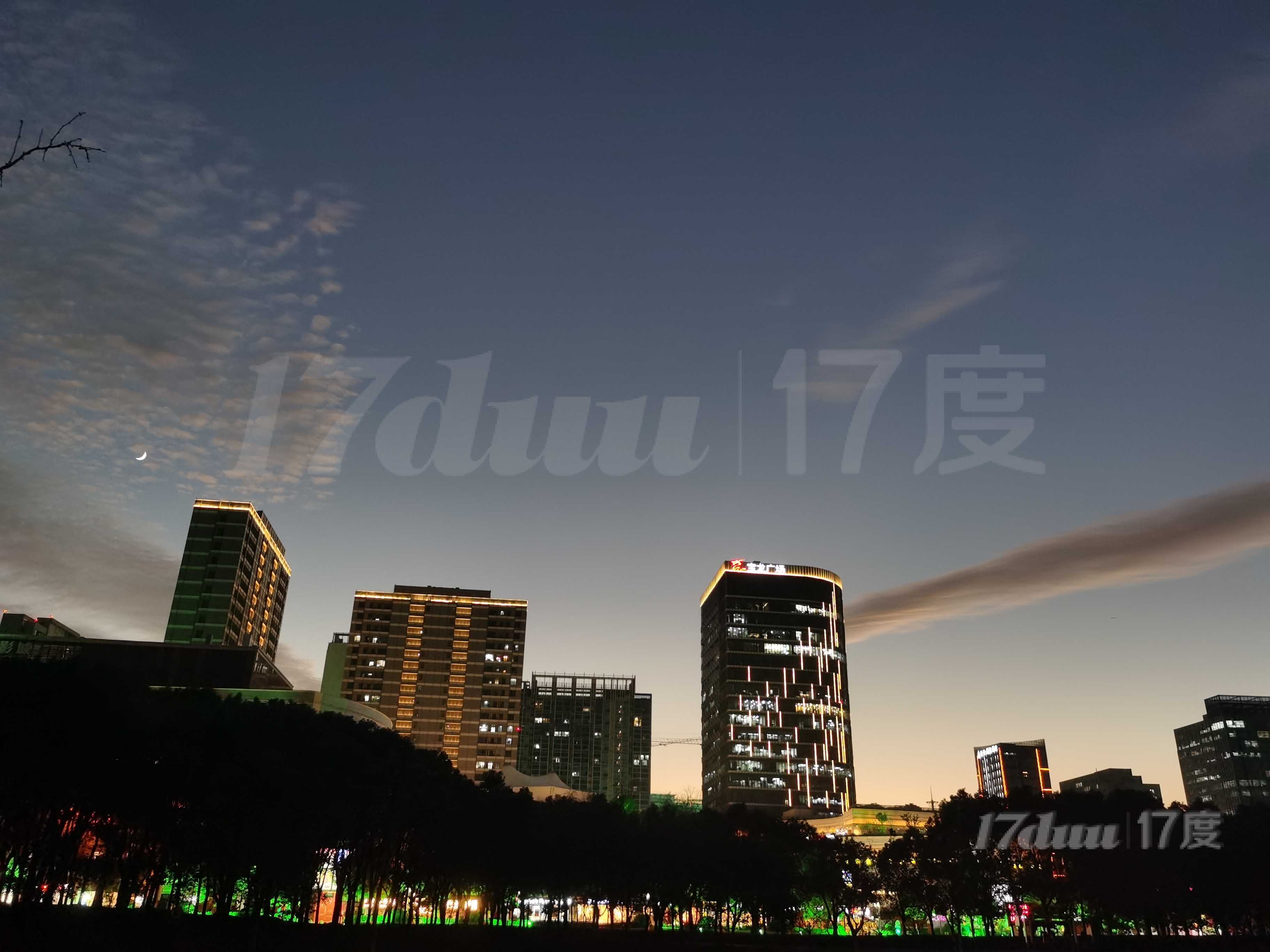 嘉定宝龙5A写字楼直租，临湖办公