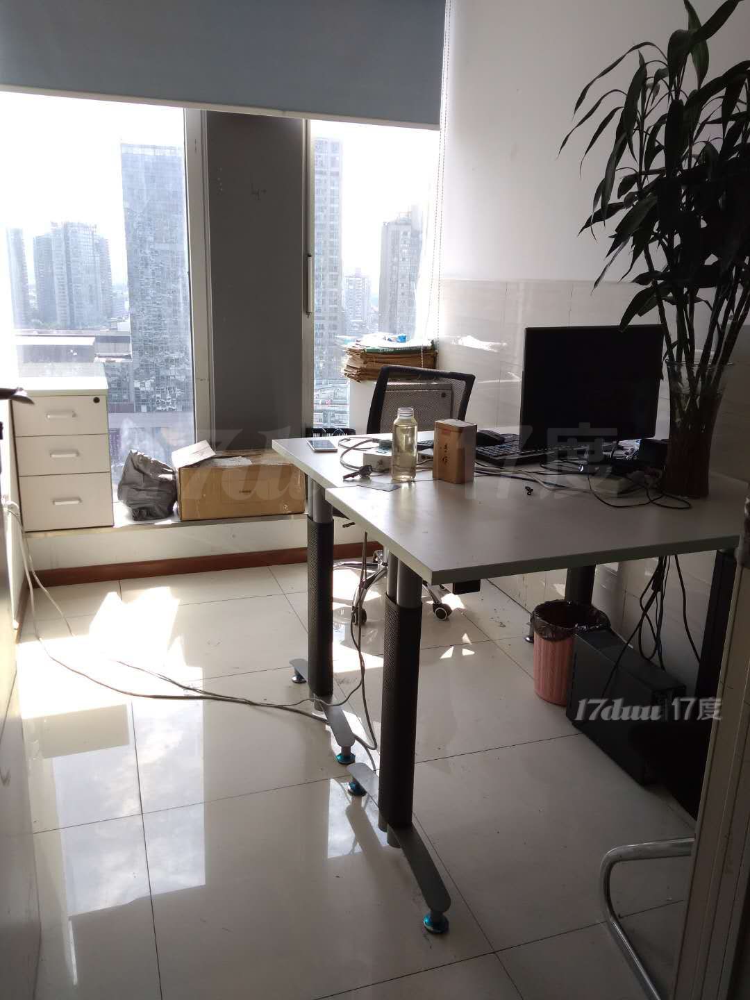 商会大厦精装小面积办公室出租1800元费用全包价可注册