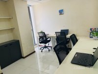 红牌楼6人独立办公间2700元每月，费用全包可注册开户