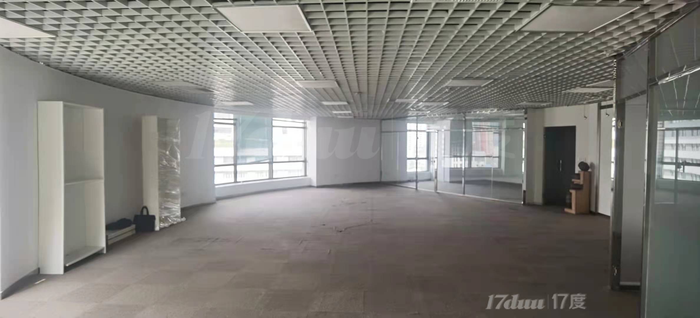 业主直租无中介费，苏河一号210平精装全配，朝南拎包入驻