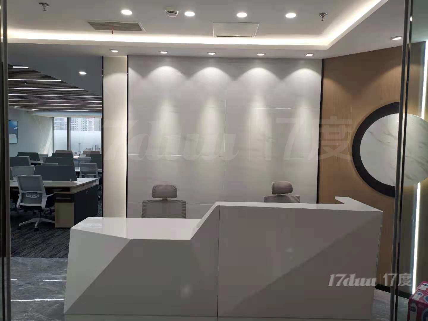 精装带家具，浦东金融中心，2号线东昌路地铁口，八佰伴世界广场