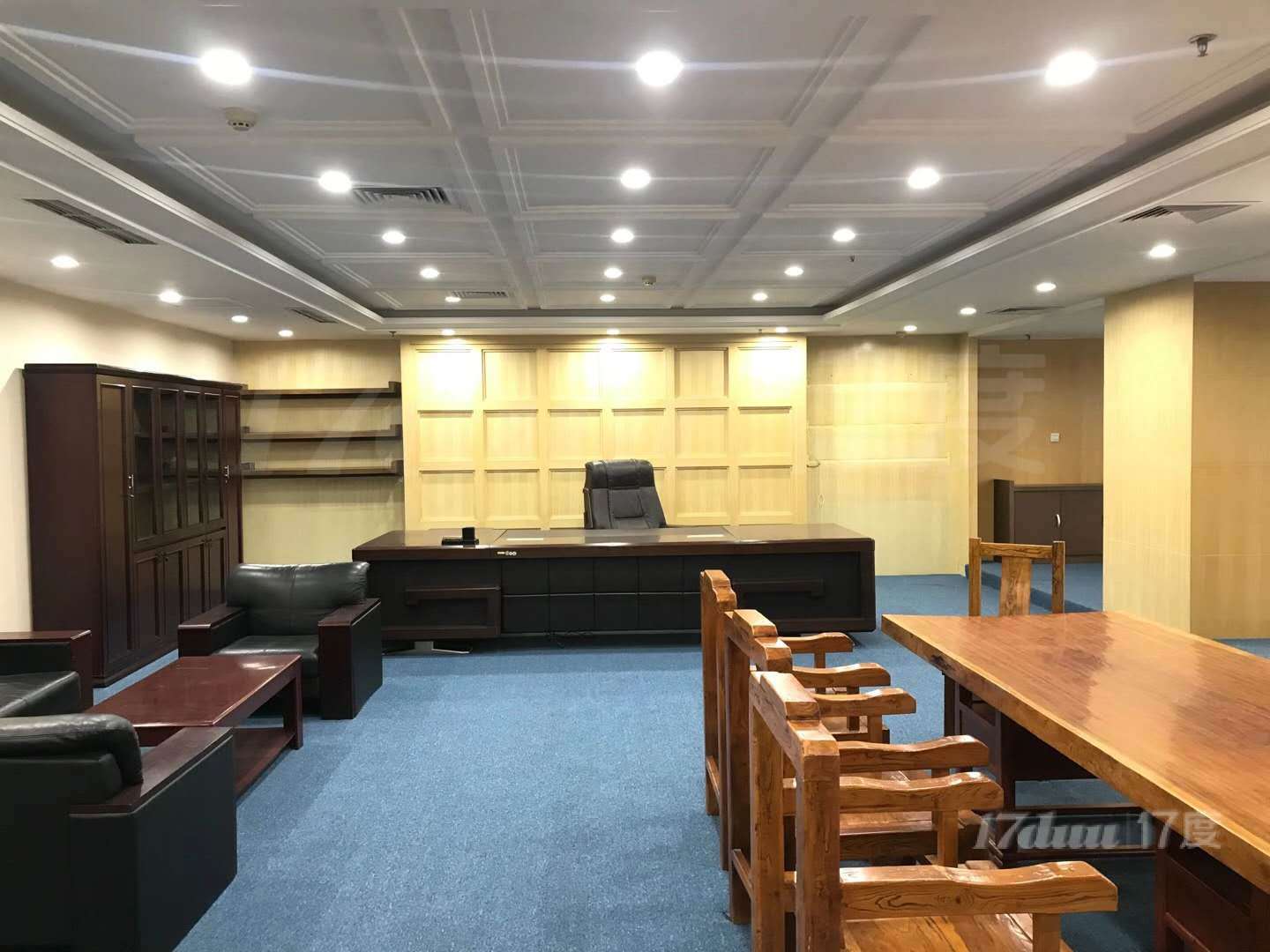 中科人保大厦2100平精装带家具落地窗豪华办公