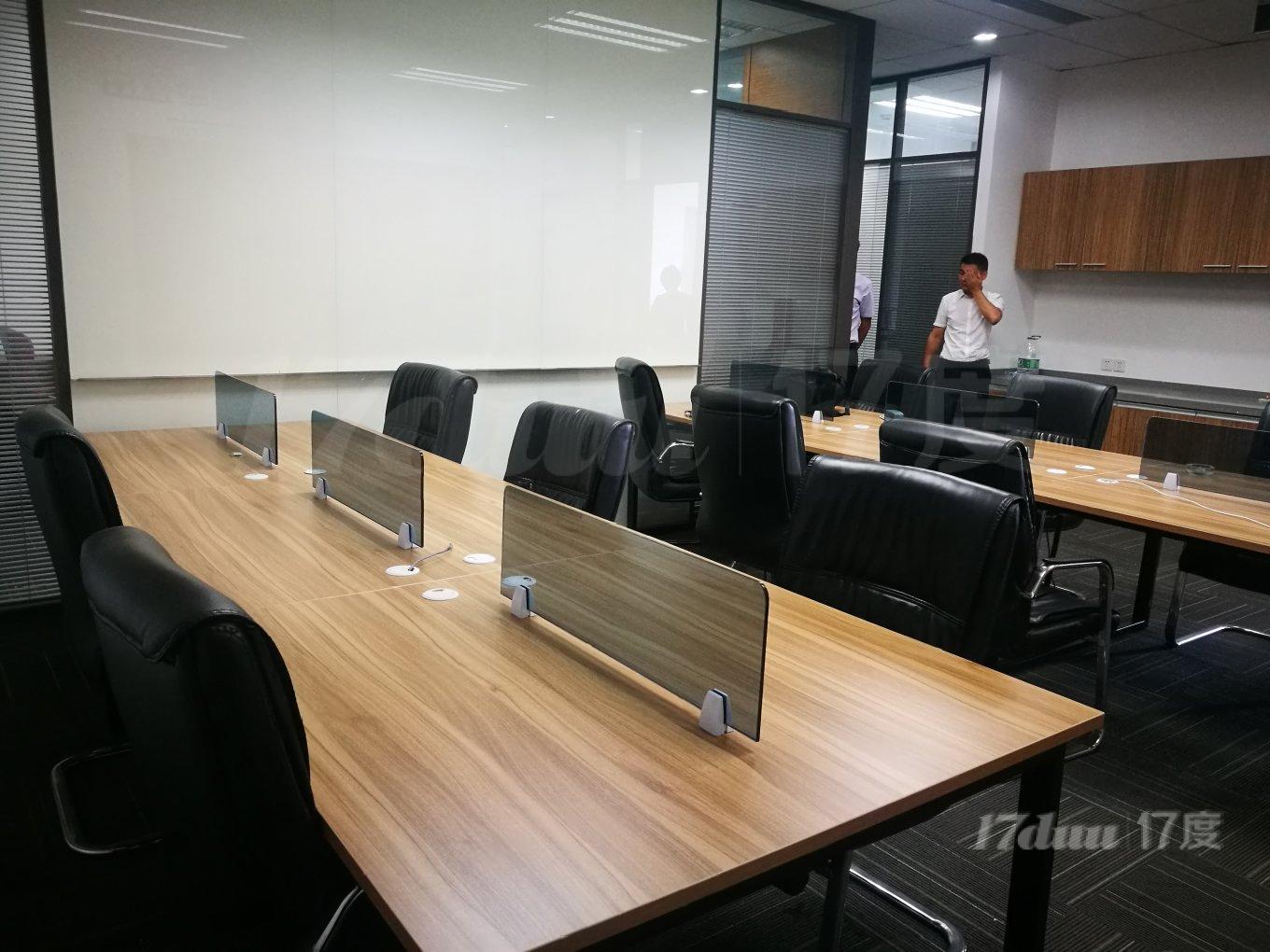 ，真实精装修！古北3地铁，3元银城金虹桥华泰天汇广场