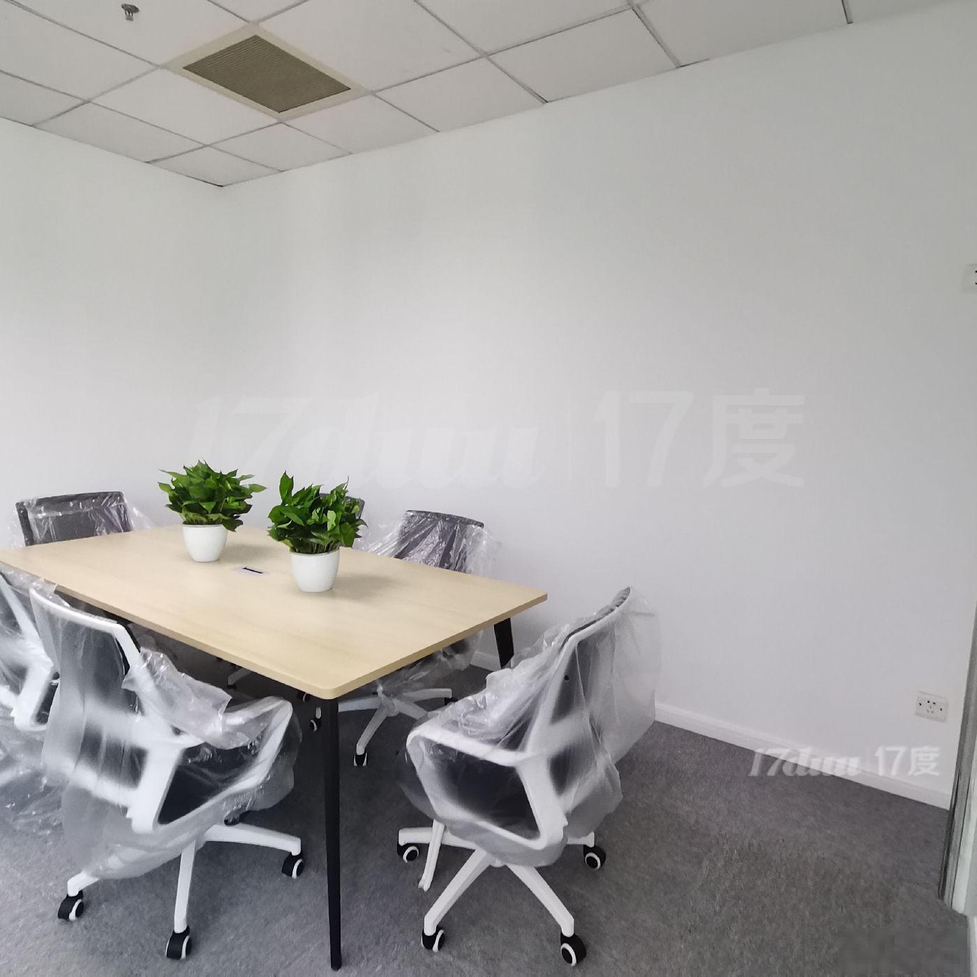 211号线江苏路精装修办.公室出租带工位高区正对电梯