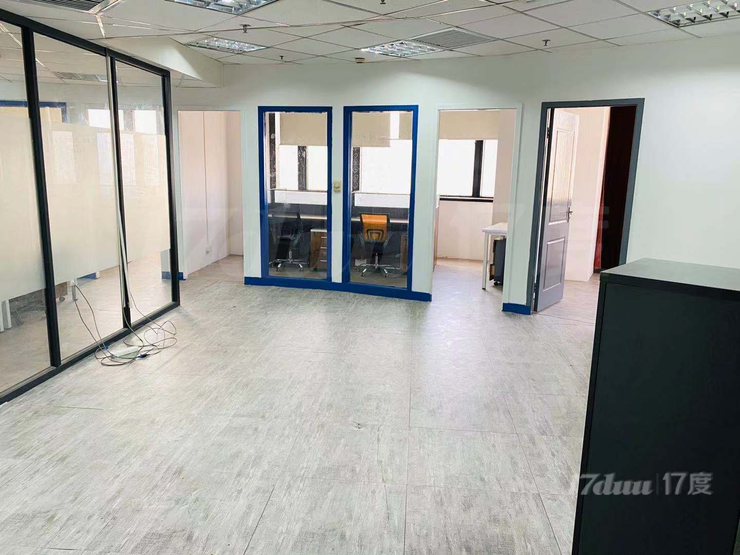 南京西路超高性价比纯写字楼出租 银发大厦单价只要2.9元?。? id=