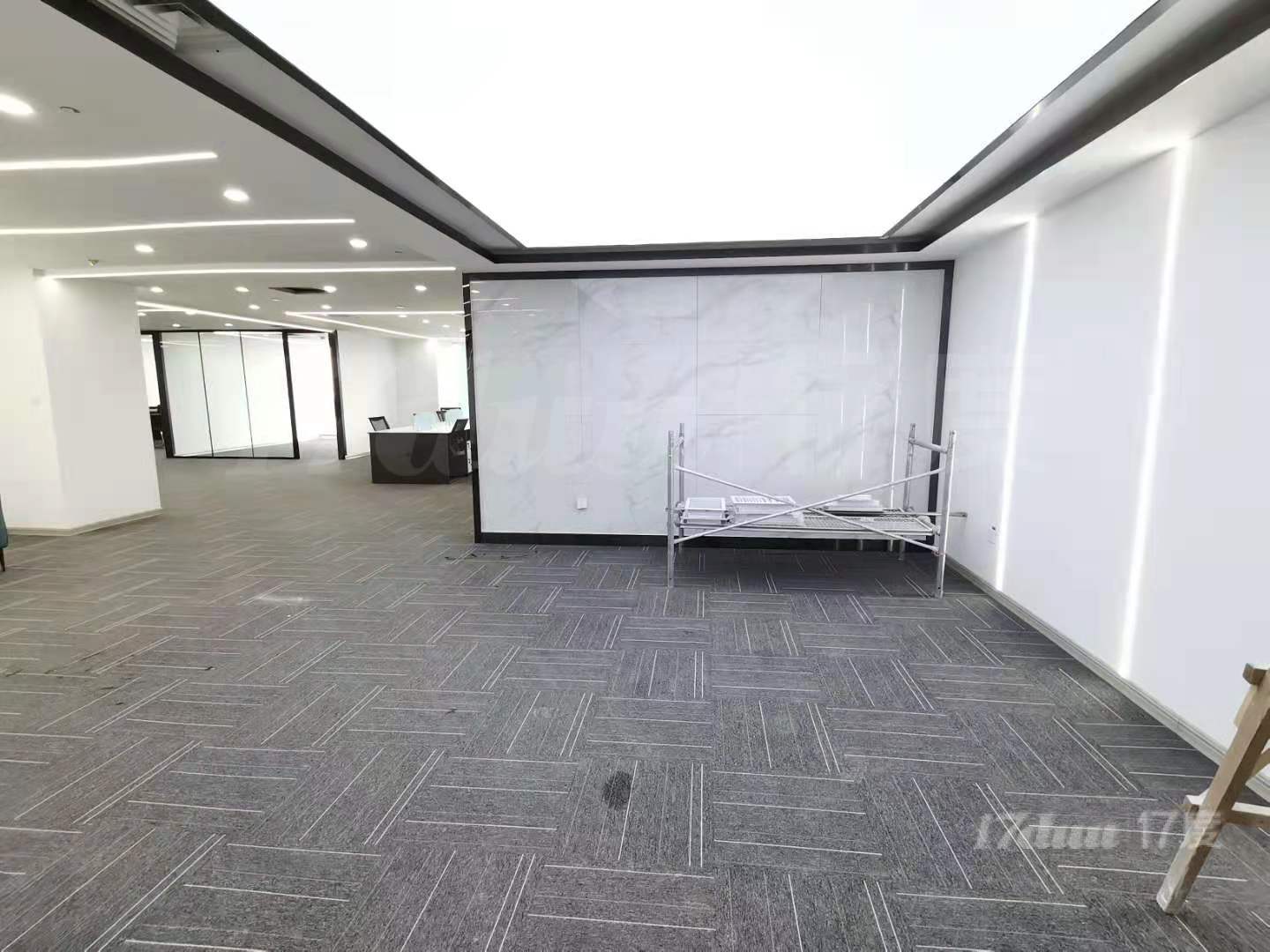 CBD农信大厦500平精装带家具 随时可看