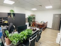郑州东站绿地之窗380平精装带家具交通便利纯办公