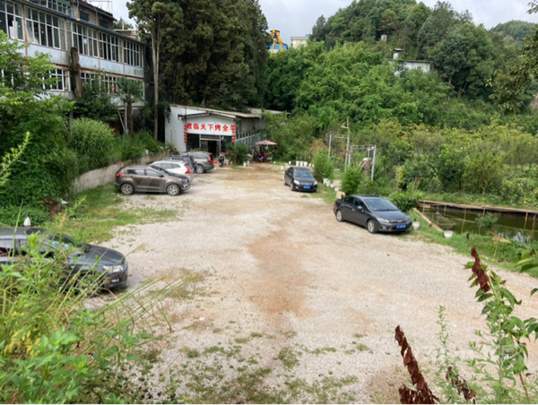 山庄、大小鱼塘、休闲娱乐场地