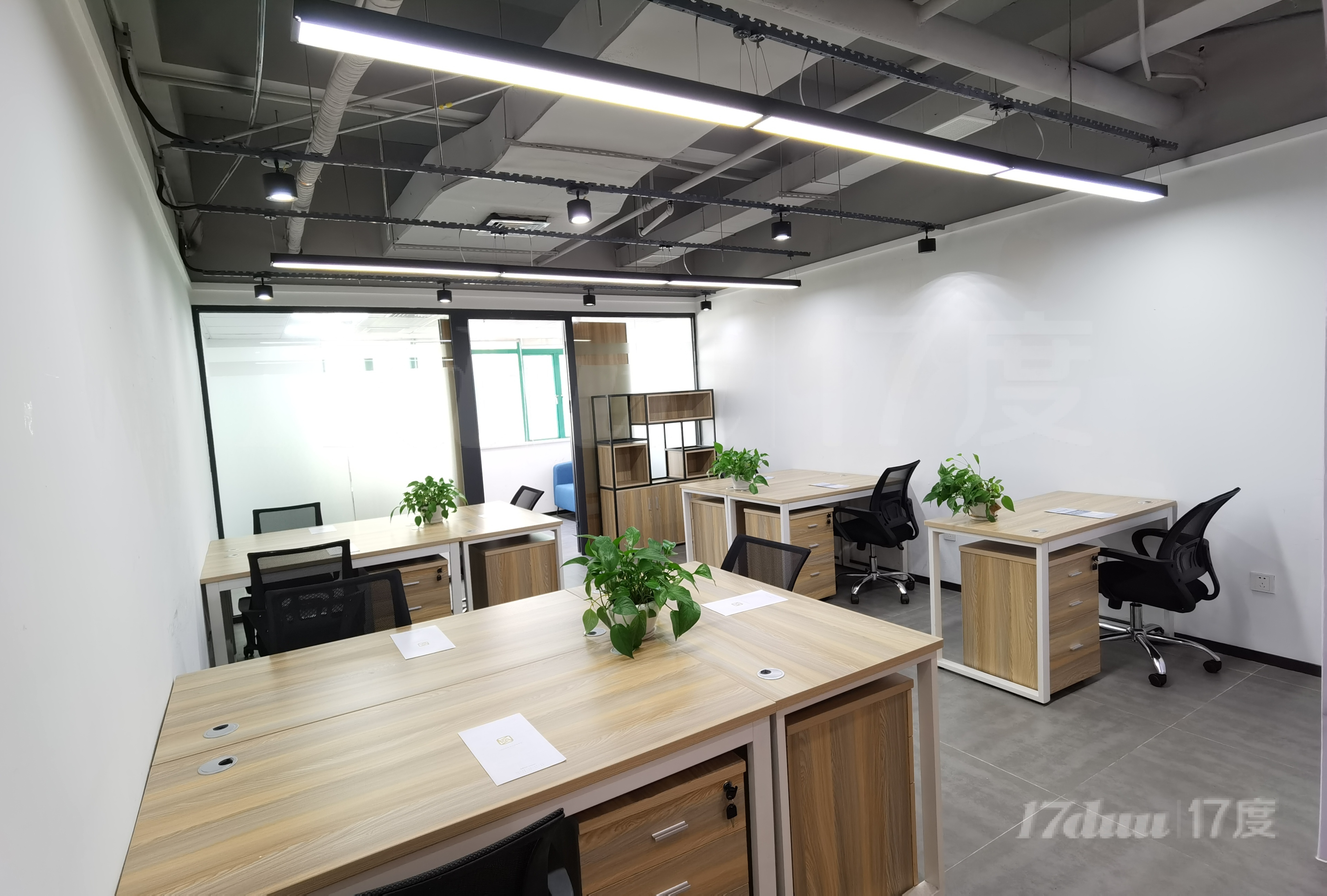 (出租) 西乡港隆城精装办公室出租配家具980元