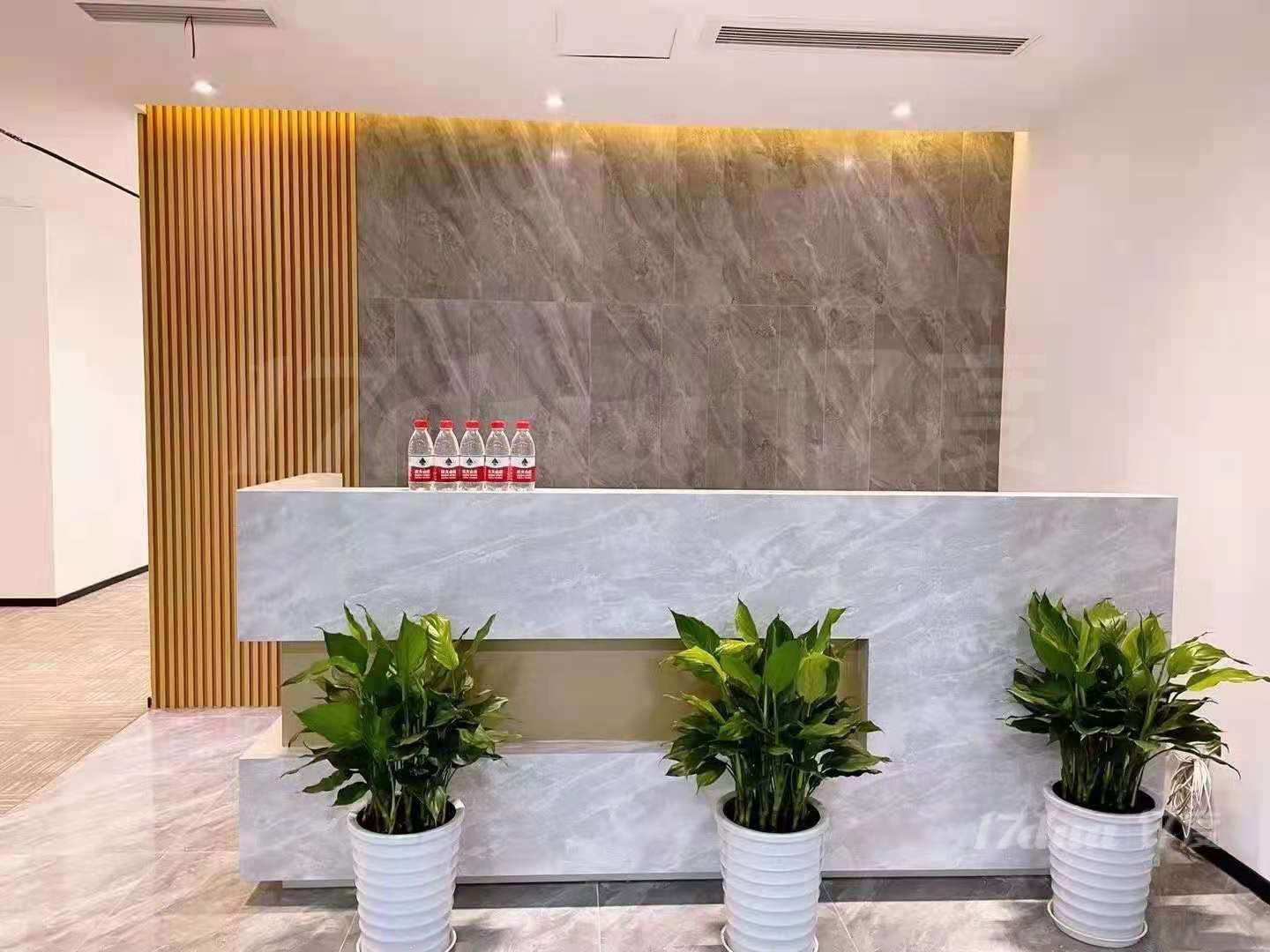 10号线海伦路直达 业主缺钱低价出售写字楼！低于市场价！