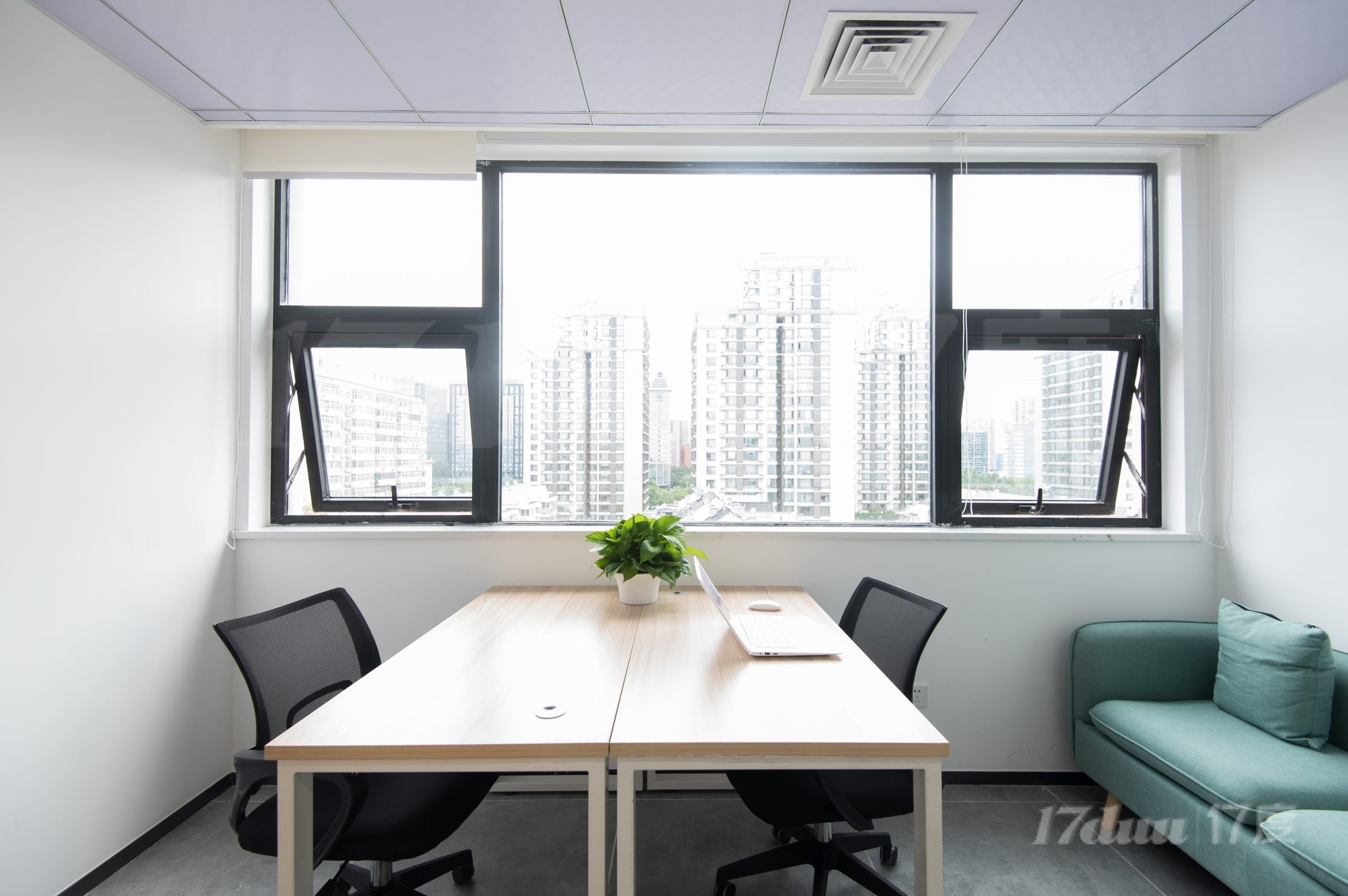 小型办公间出租 全套办公家具 优雅环境
