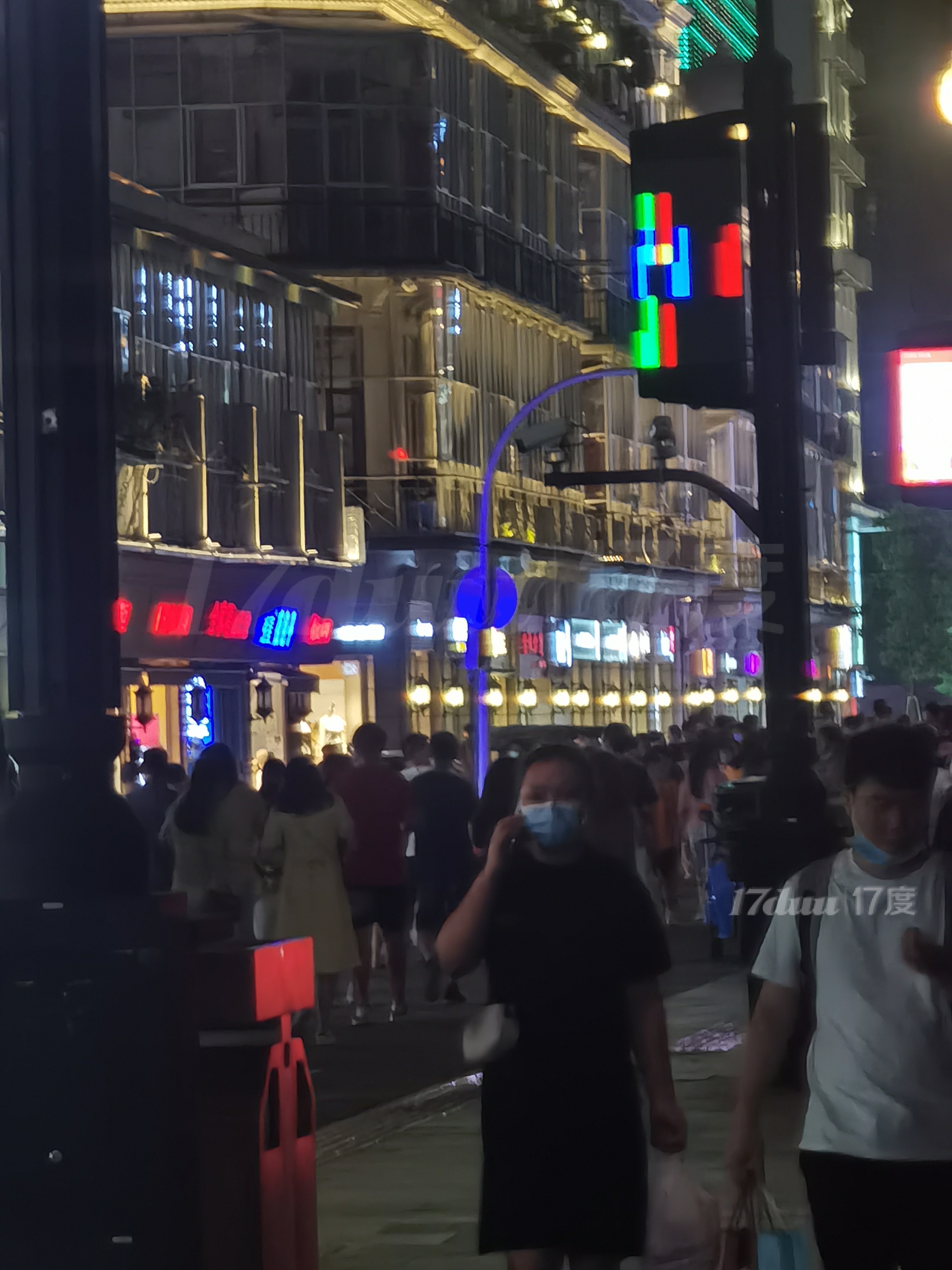 江汉路步行街临街旺铺直租，无转让费