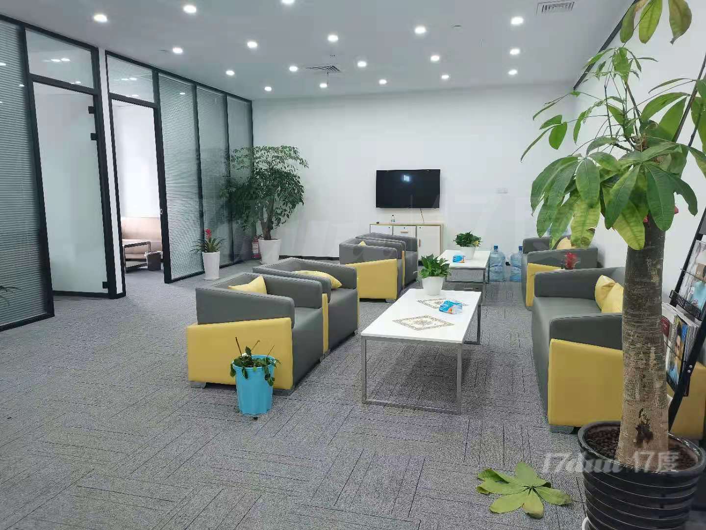 方正户型高区朝南双面采光精装全配?；怨市醋致コ鲎?！随时看房