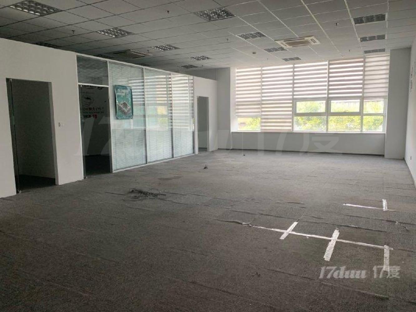 11号线上海国际地铁站300米精装修带隔断空调地板吊顶