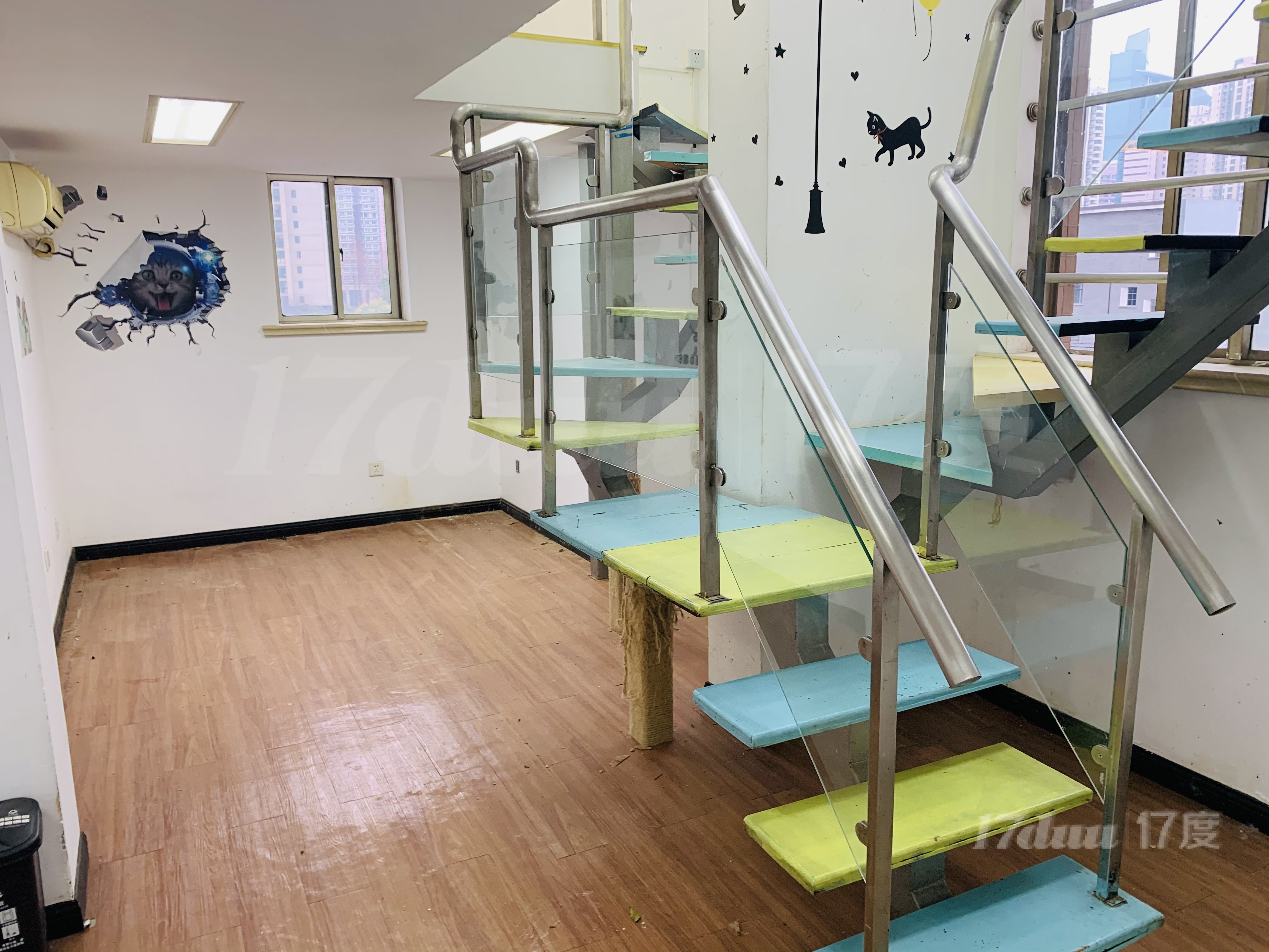 7号线昌平路地铁口 800秀创意园旁 带上下水LOFT 现房