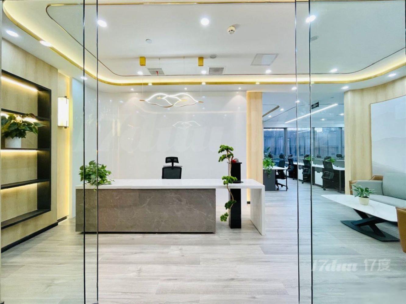 环球港+免服务费+精装带家具+双面采光+三轨交汇+高区视野好