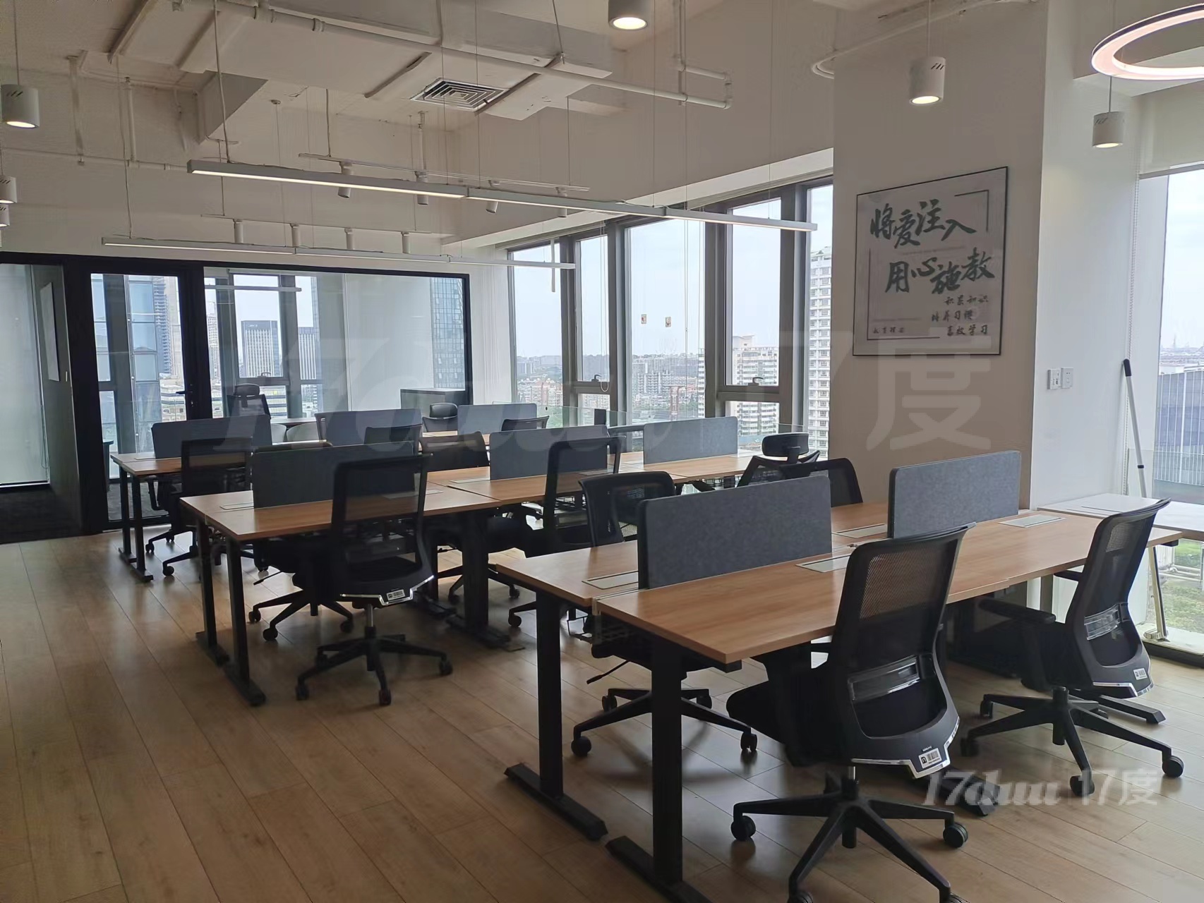 地铁10号线五角场 万达广场200平精装带家具 双面采光