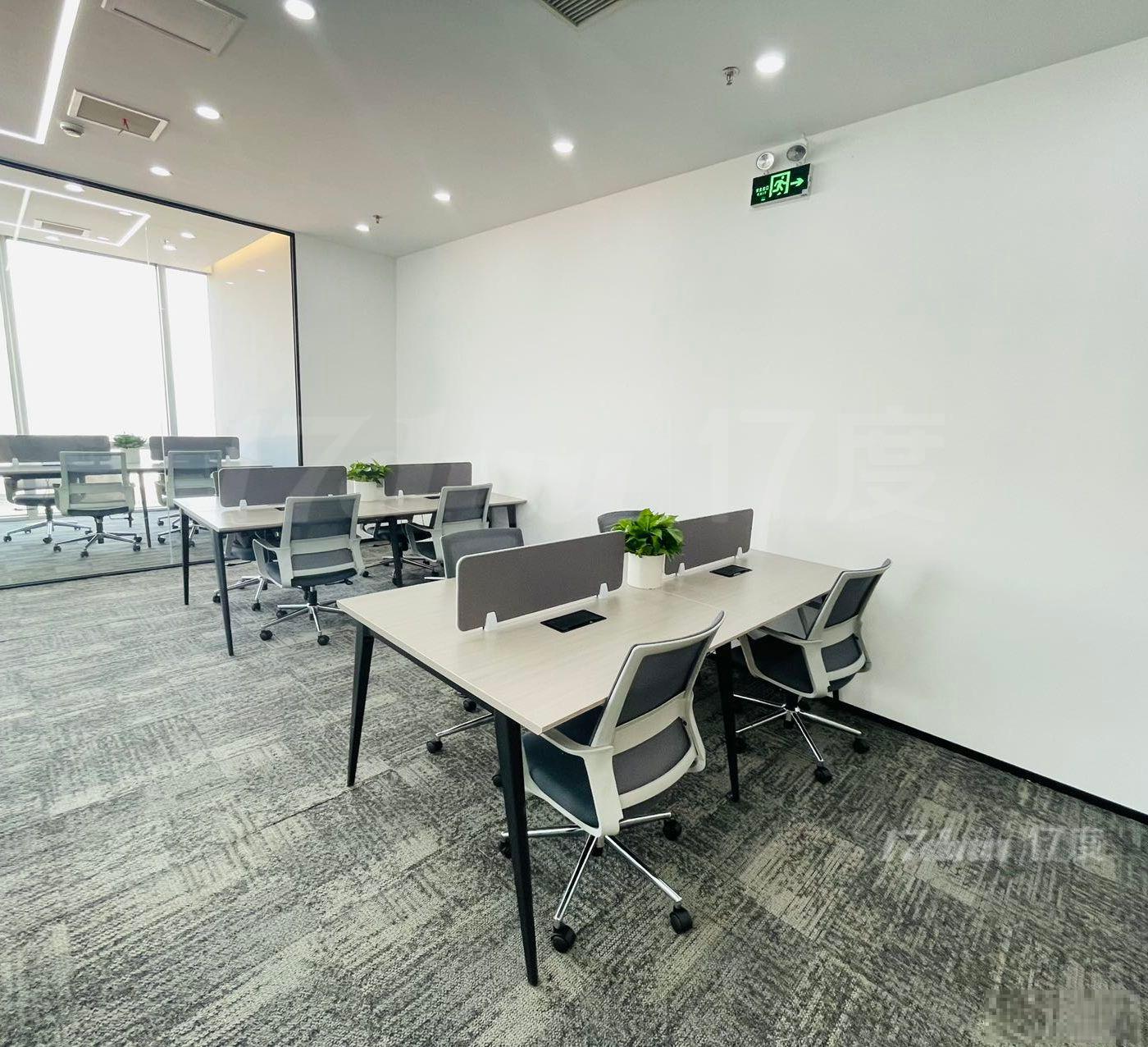 特价！虹口龙之梦广场，146㎡精装带家具拎包办公，朝南采光好