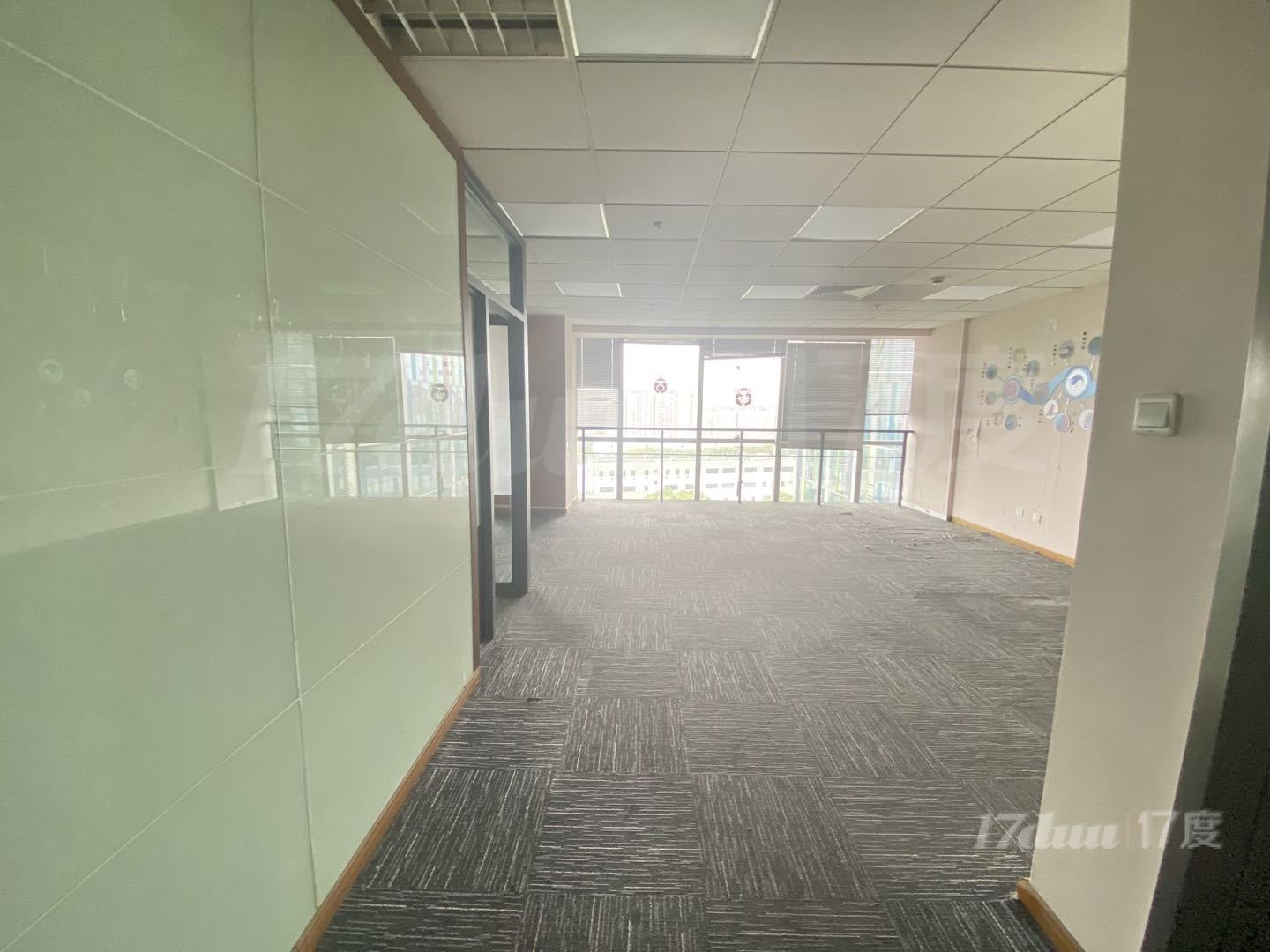 1号线莘庄，龙之梦绿地蓝海100平 精装修 高区朝南全套家具