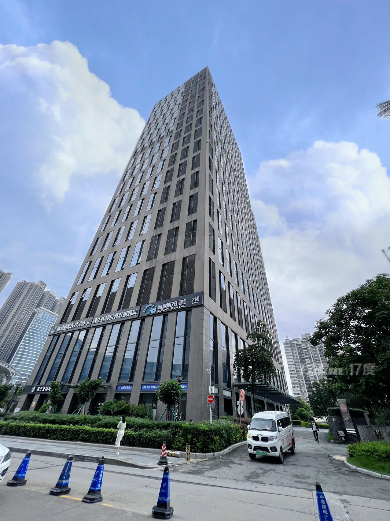 24小时空调 保利中汇广场 285平 仅租79元