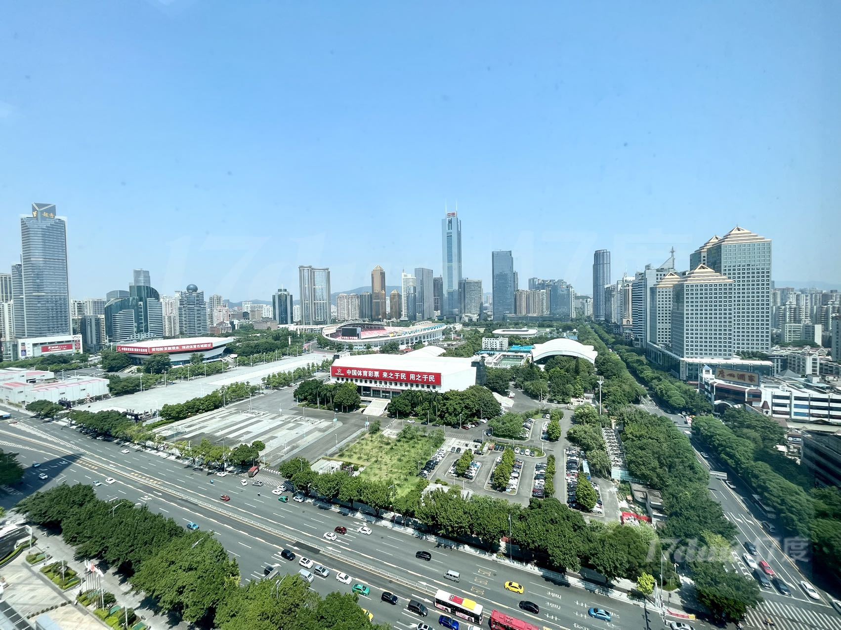 体育中心 广晟大厦 305平 全新装修 3加1格局