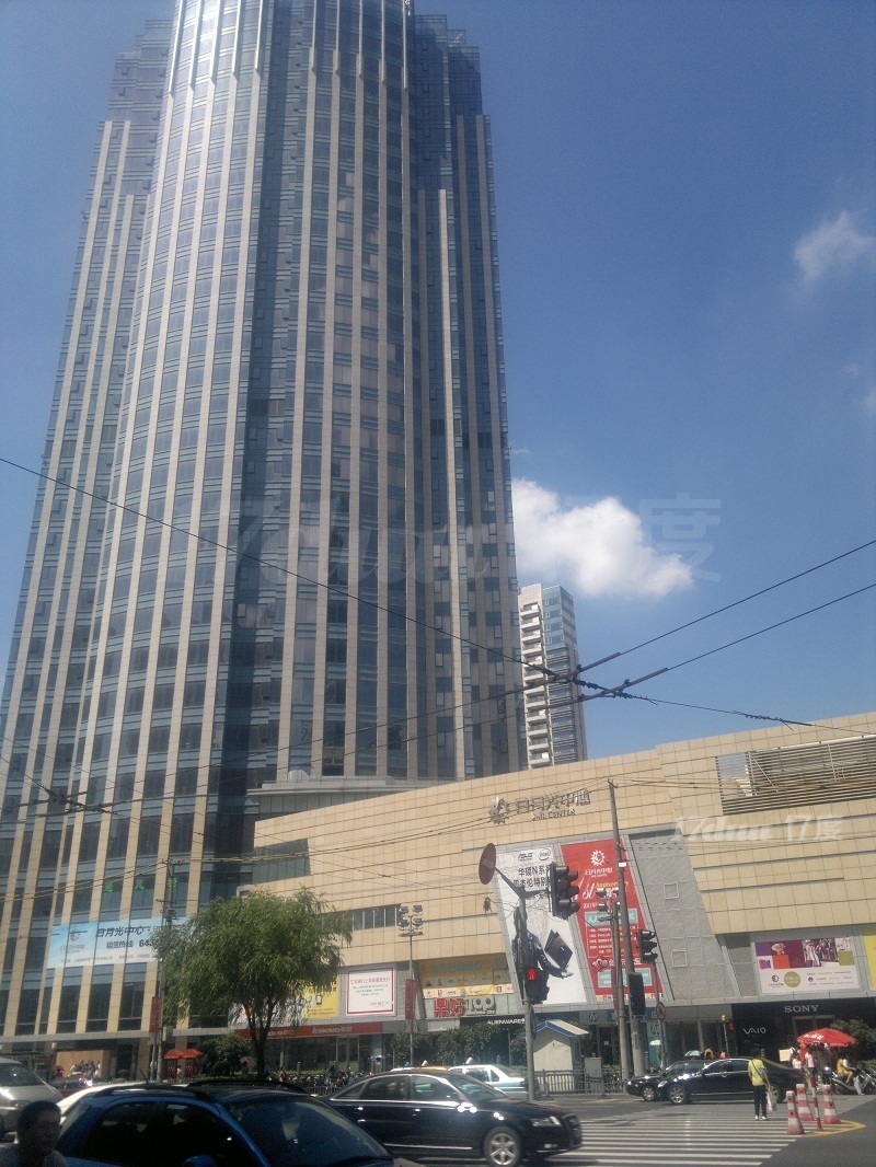 打浦桥-黄浦日月光，精装带家具，欢迎预约看房。