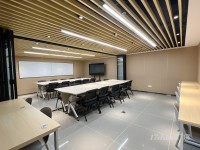 会议室，路演厅可坐20-30人，时租，日租都可
