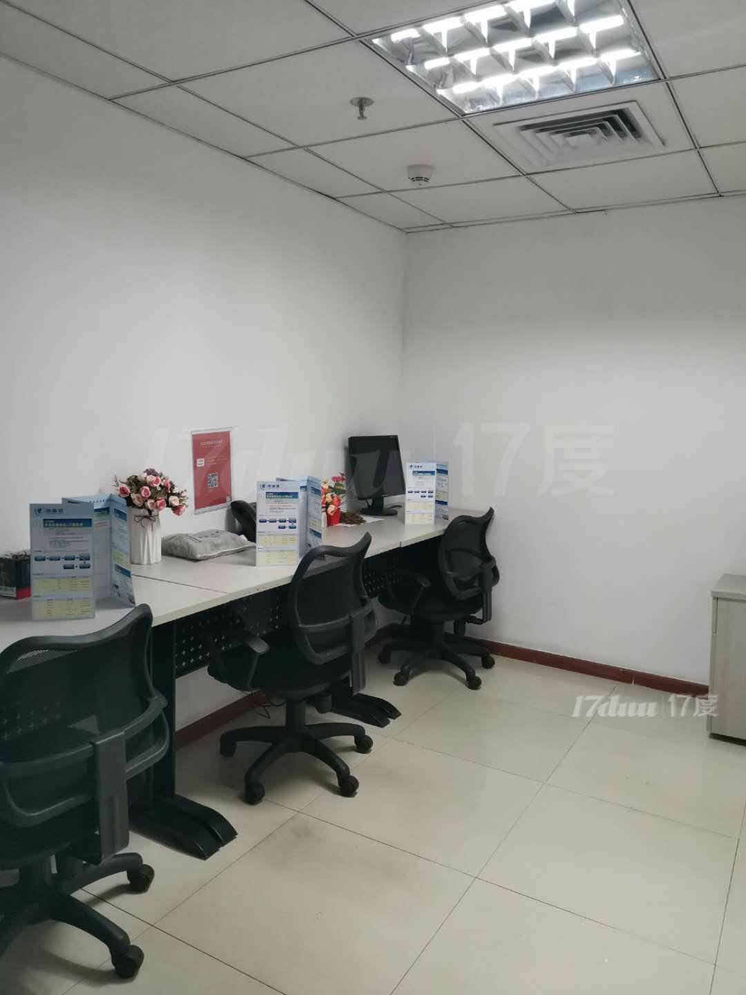 罗湖东门华佳广场，特价小面积办公室980费用全包