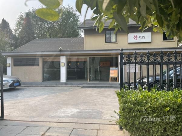 沿街二层独栋洋房餐饮旺铺，开发区高端别墅区