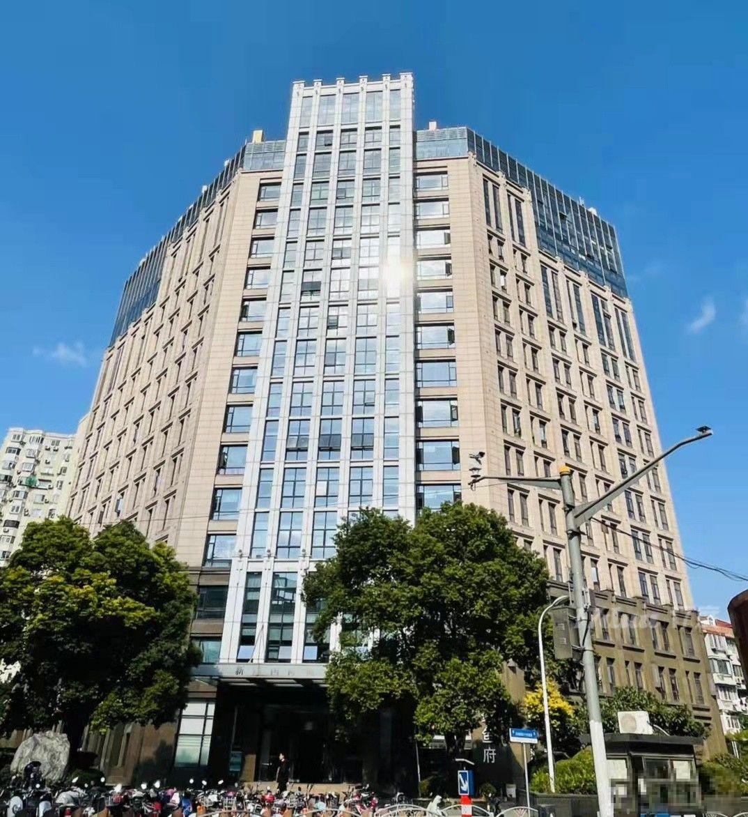 地铁口高区景观房整层面积随意分割落地窗精装修??！