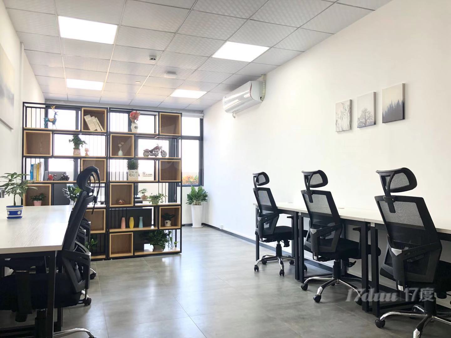 华师地铁口，老板答应送免租！2~14人间办公可做教育上课培训