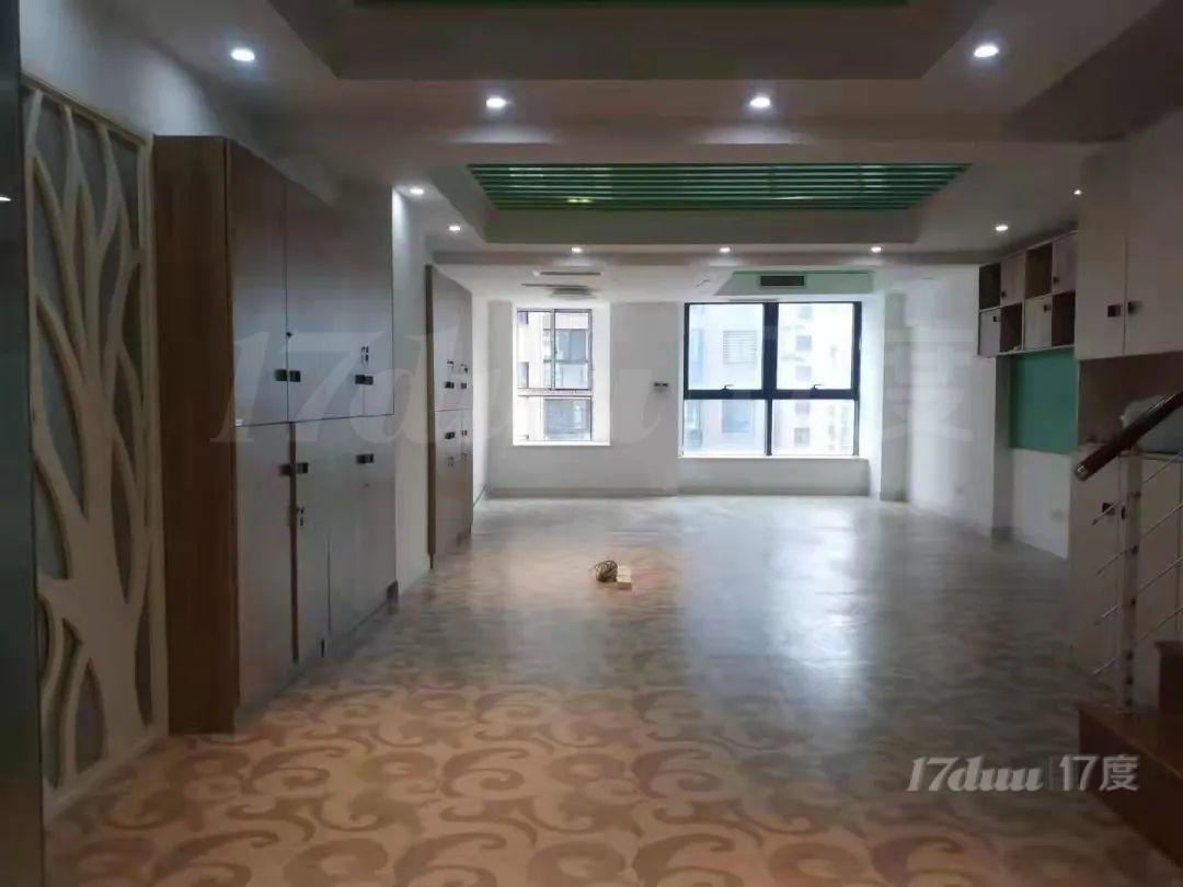 南翔地铁站loft出租包物业费新装修通煤气